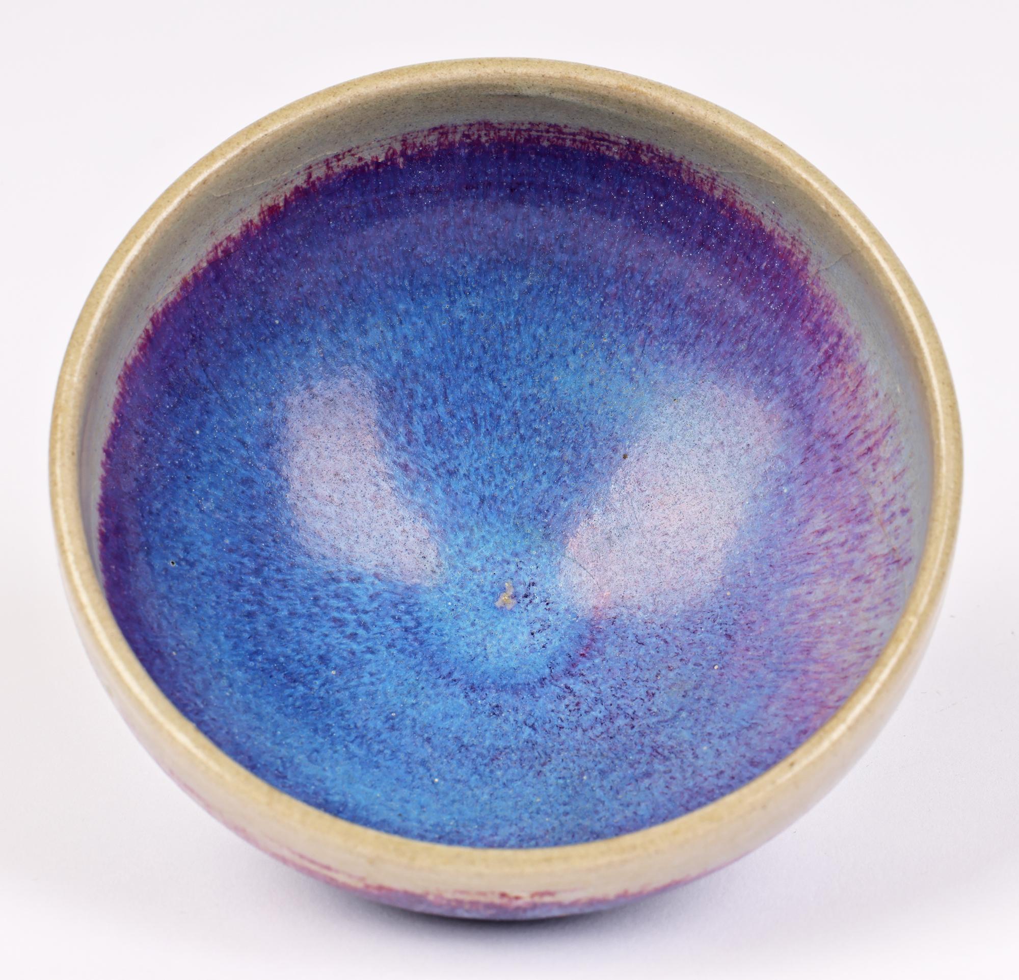 Vernissé Bol en poterie d'art chinoise Jun Ware à glaçure bleue et rouge en forme de fourrure de lièvre en vente