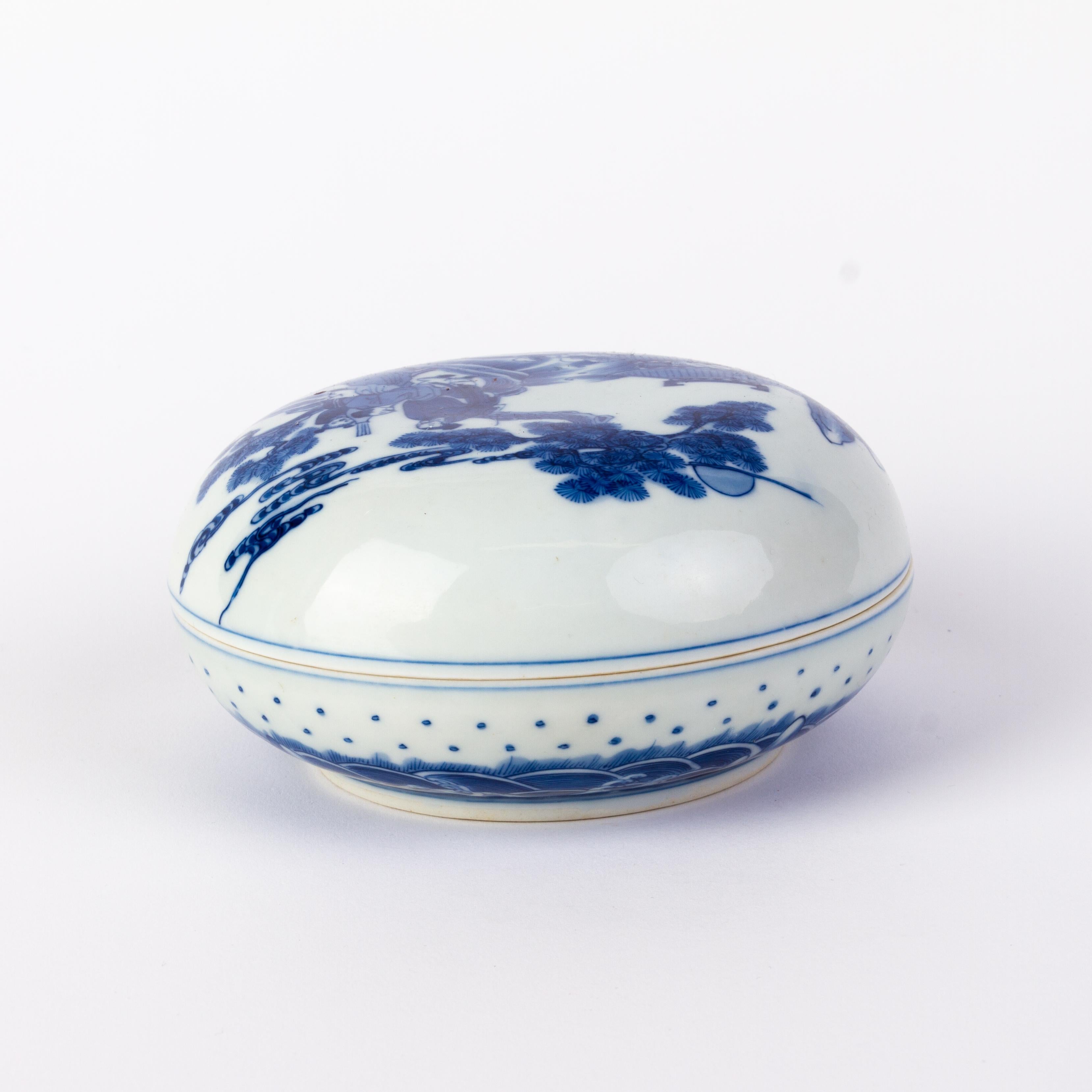 Hand-Painted Chinese Kangxi Blue & White Fine Porcelain Lidded Paste Box 18th Century For Sale