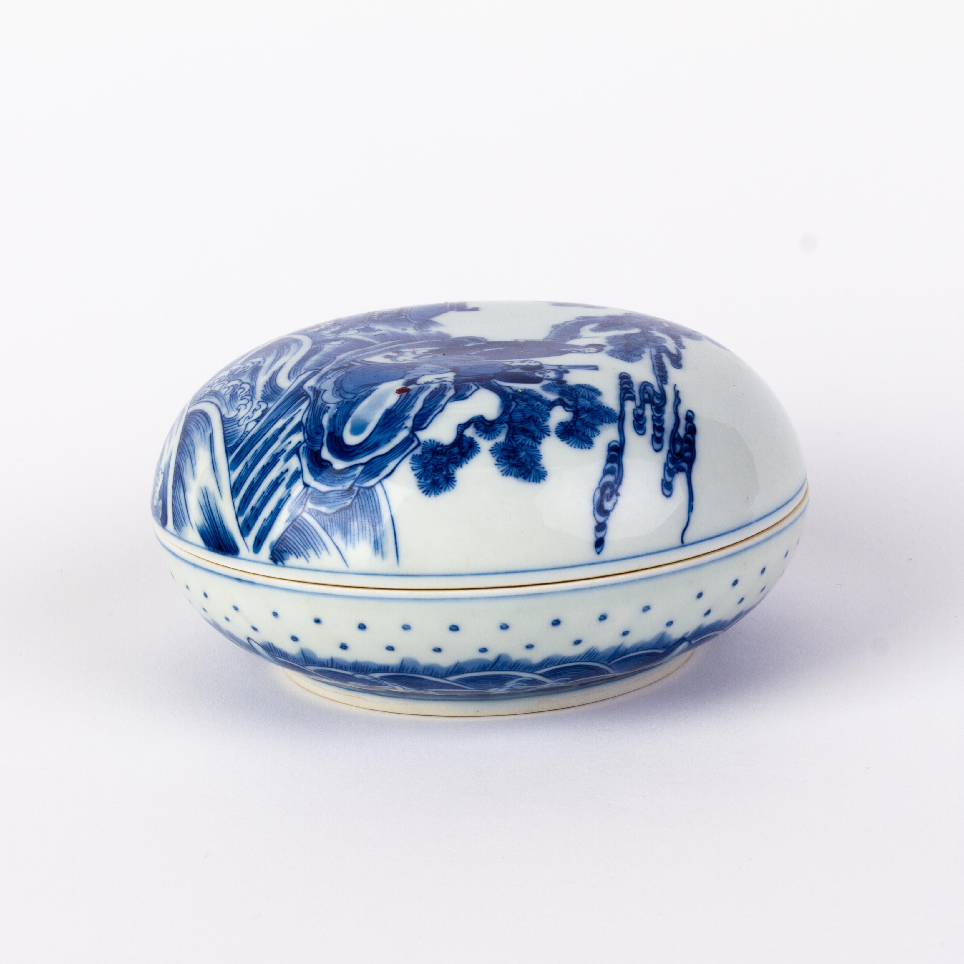 Chinese Kangxi Blue & White Fine Porcelain Lidded Paste Box 18th Century In Good Condition For Sale In Nottingham, GB