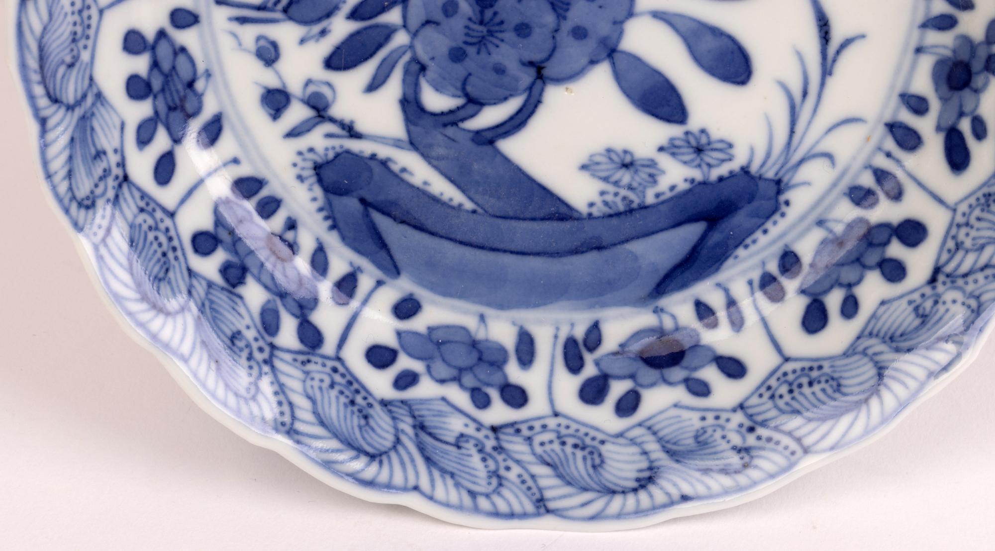 Chinese Kangxi Floral Painted Blue and White Porcelain Dish In Good Condition In Bishop's Stortford, Hertfordshire