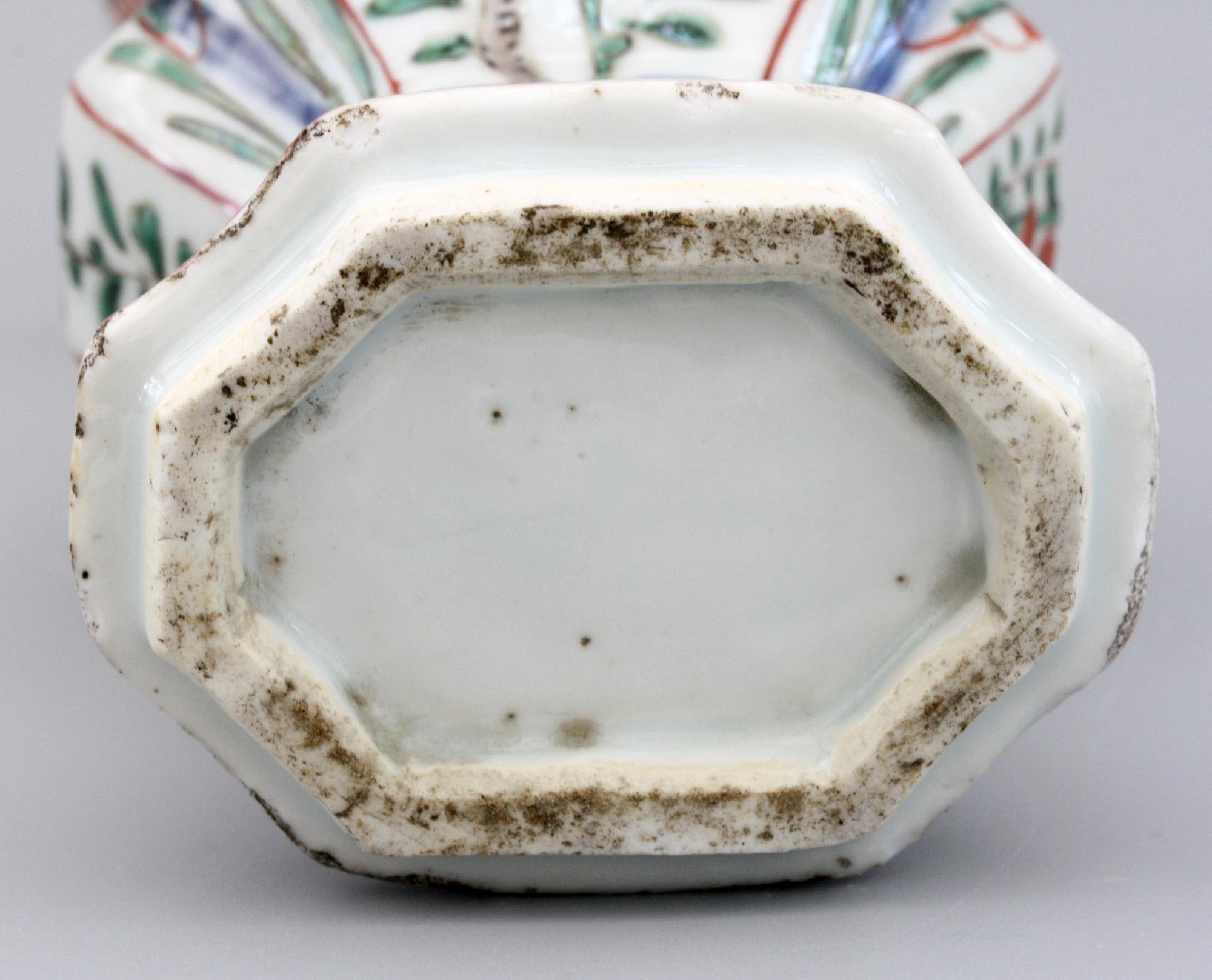 Chinese Kangxi Octagonal Famille Verte Floral Painted Porcelain Vase For Sale 2