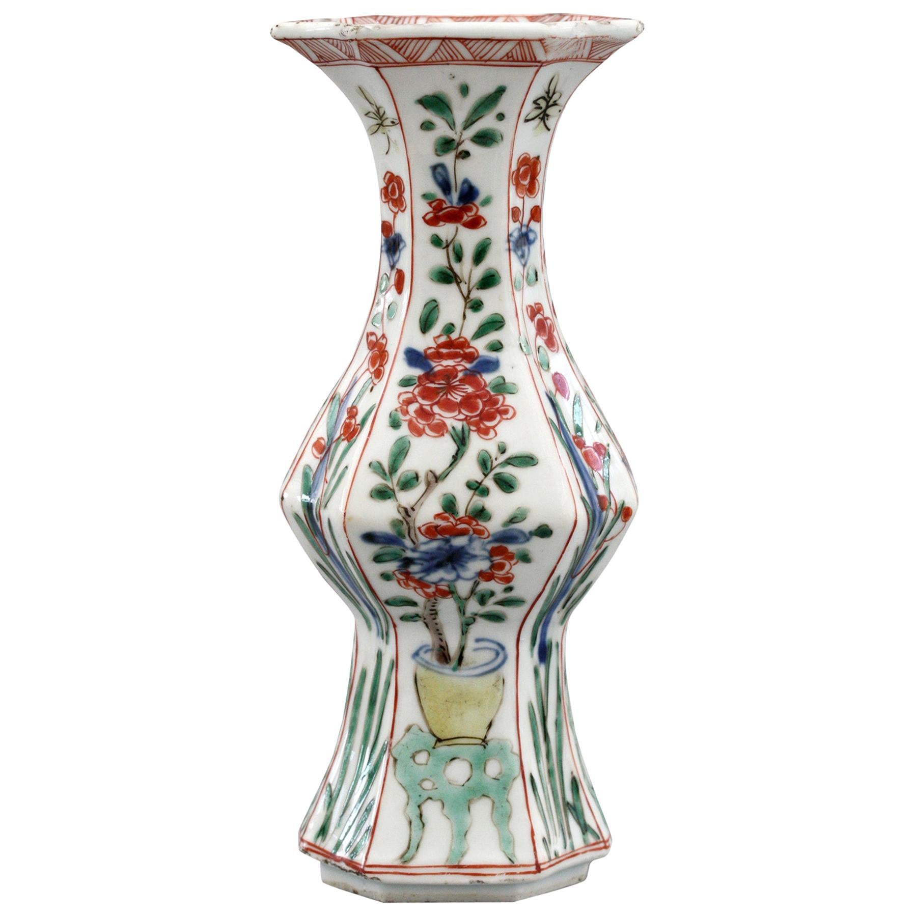 Chinese Kangxi Octagonal Famille Verte Floral Painted Porcelain Vase For Sale