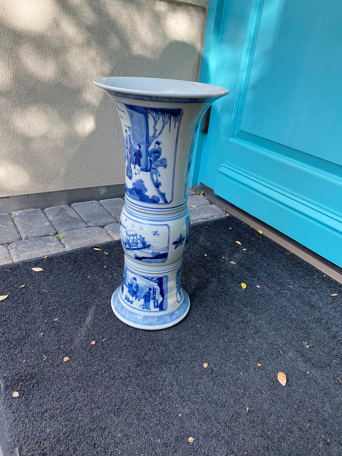 Chinese Kangxi Style Blue and White Chinoiserie Gu Form Beaker Porcelain Vase For Sale 2
