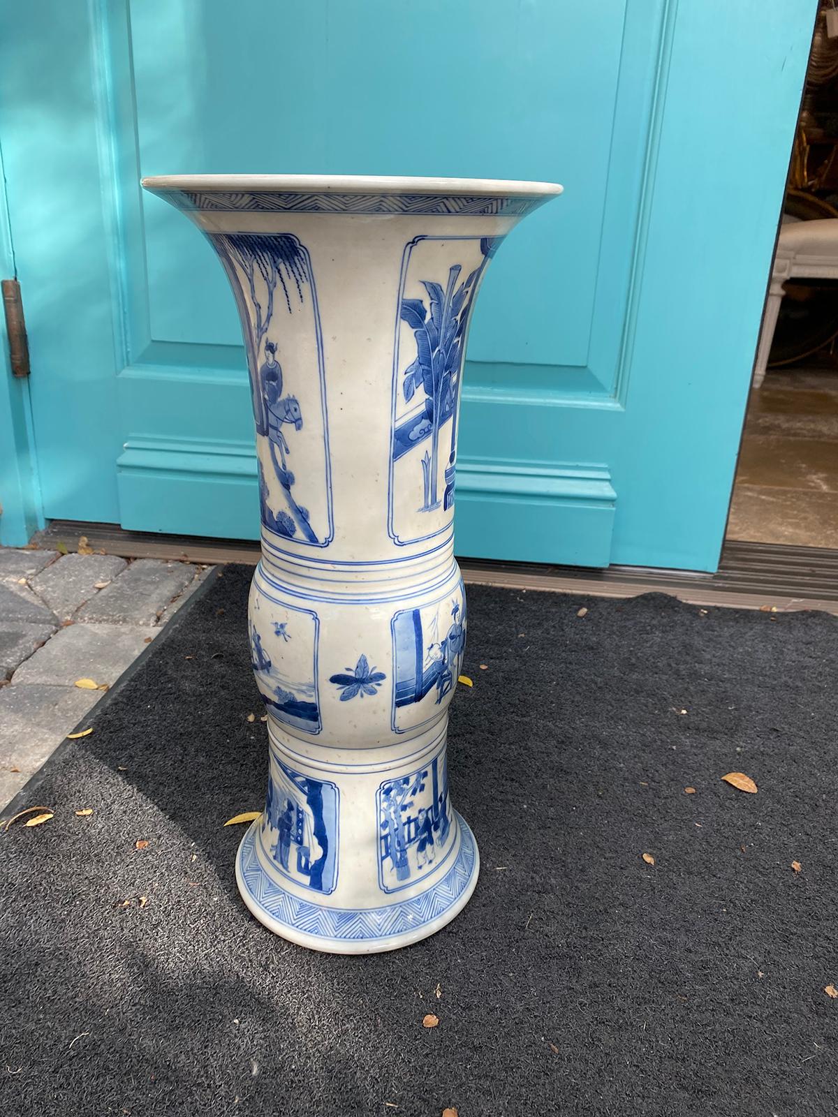Chinese Kangxi Style Blue and White Chinoiserie Gu Form Beaker Porcelain Vase For Sale 3