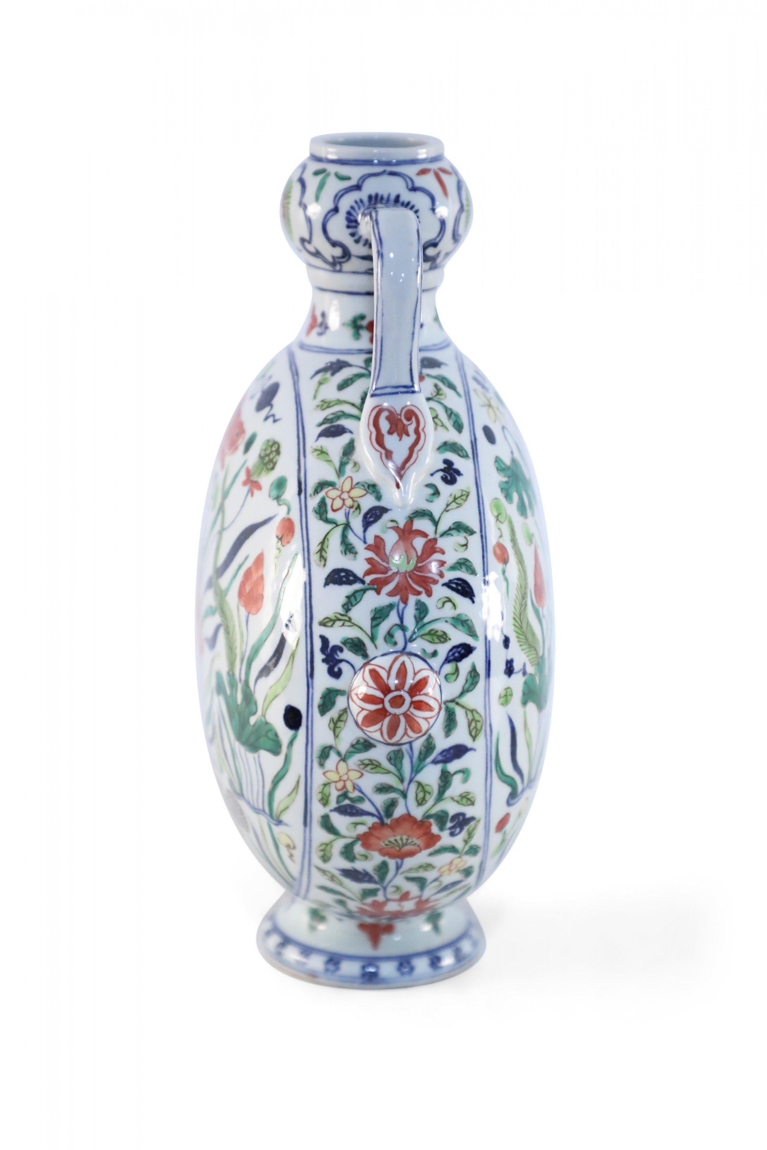 XX secolo Vaso Moon Flask in porcellana cinese con pesce Koi e alghe marine in vendita