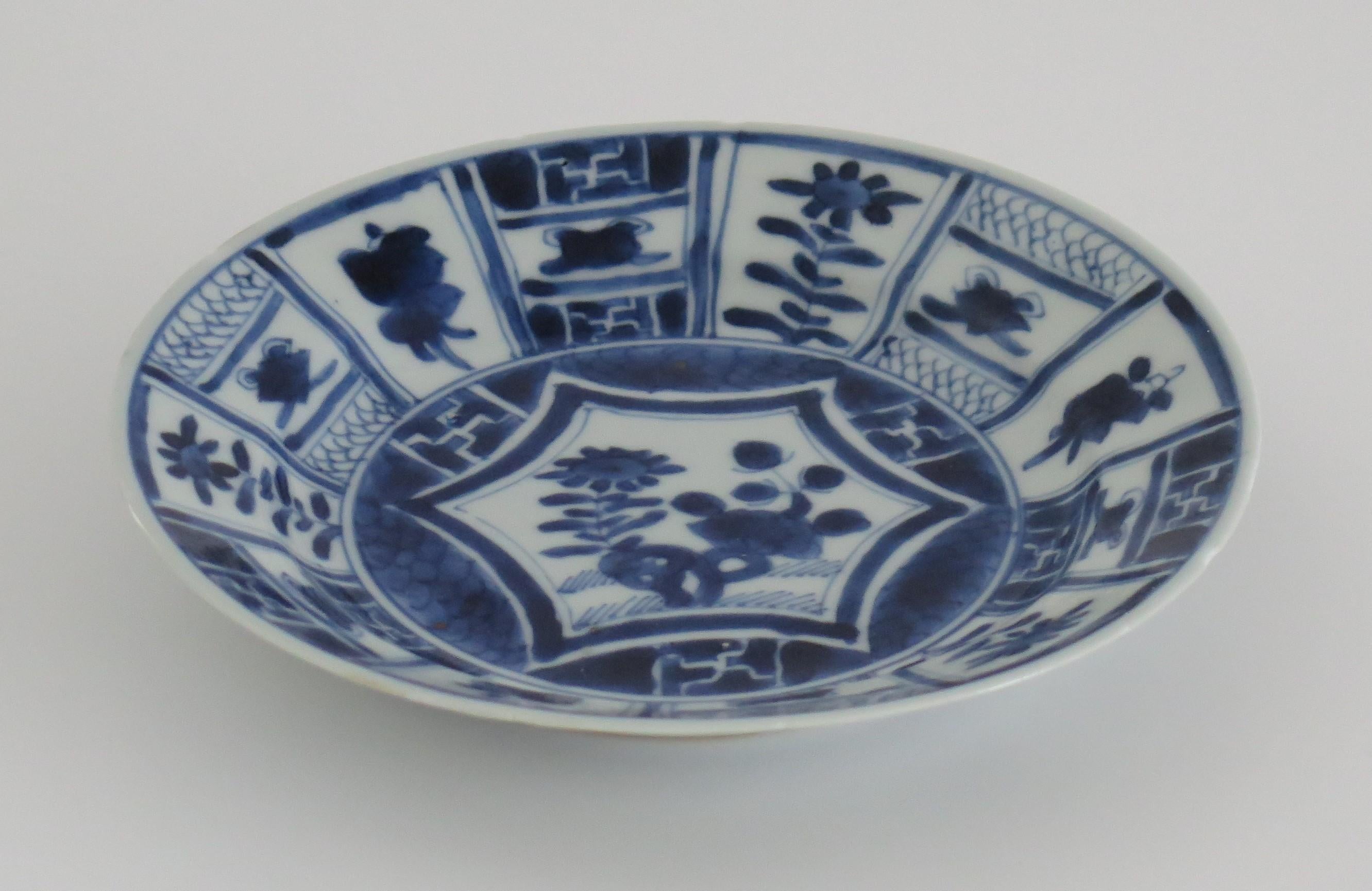 Chinesischer Kraak-Teller oder Schale aus Porzellan in Blau und Weiß, Ming Wanli, ca. 1610 im Angebot 2