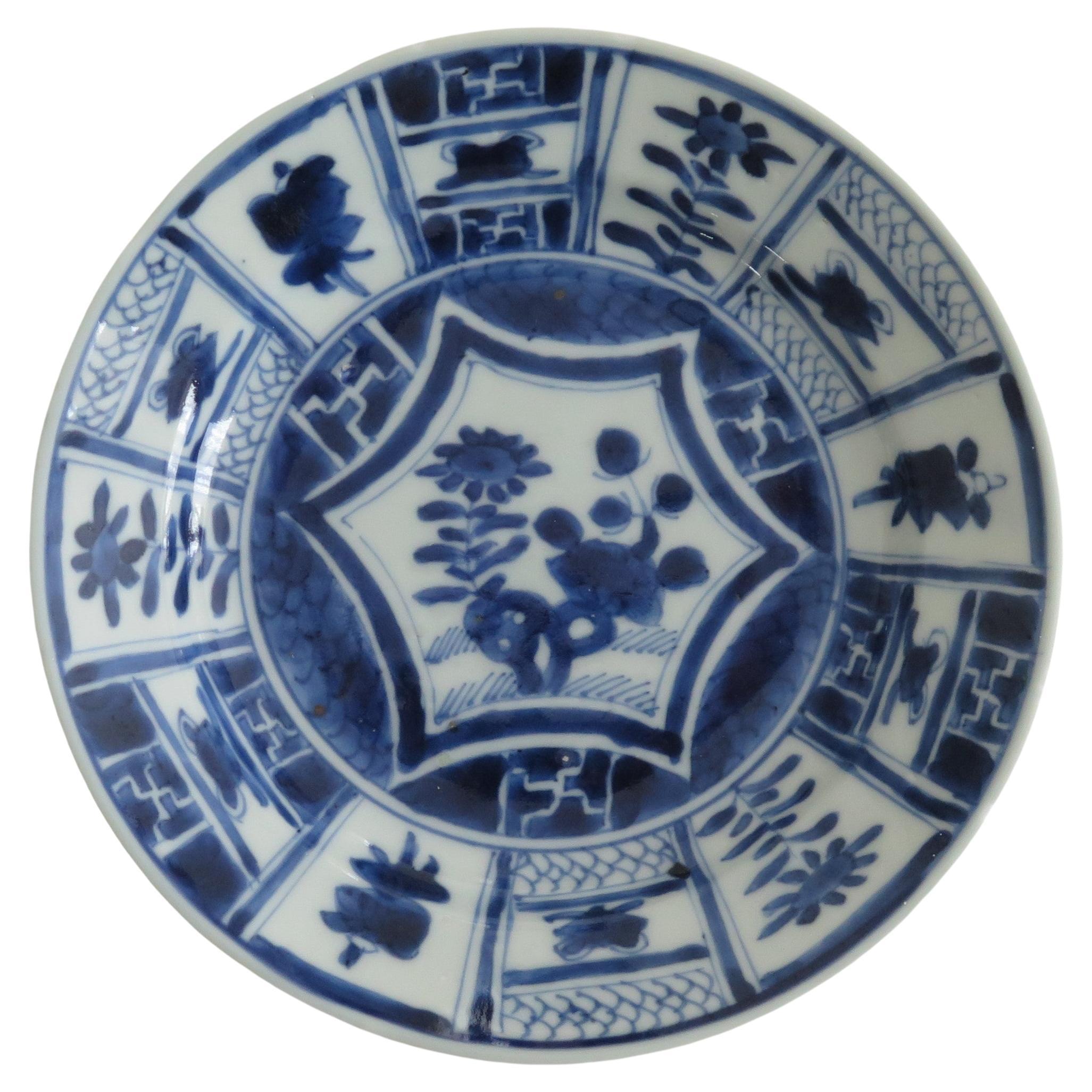 Chinesischer Kraak-Teller oder Schale aus Porzellan in Blau und Weiß, Ming Wanli, ca. 1610 im Angebot