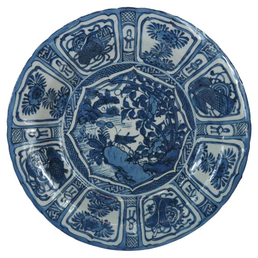 Plat chinois en porcelaine Kraak - Dynastie Ming, Période Wanli, Diamètre : 36.5 cm. en vente