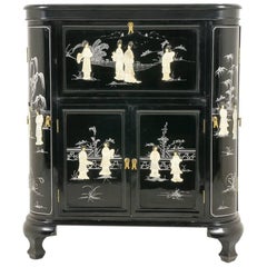 Chinese Lacquer Bar with Carved Hardstone