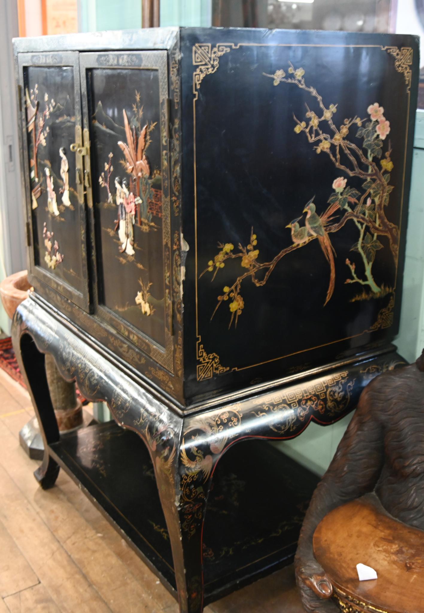 Mobile da cocktail in lacca cinese Chinoiserie 1910 in vendita 6