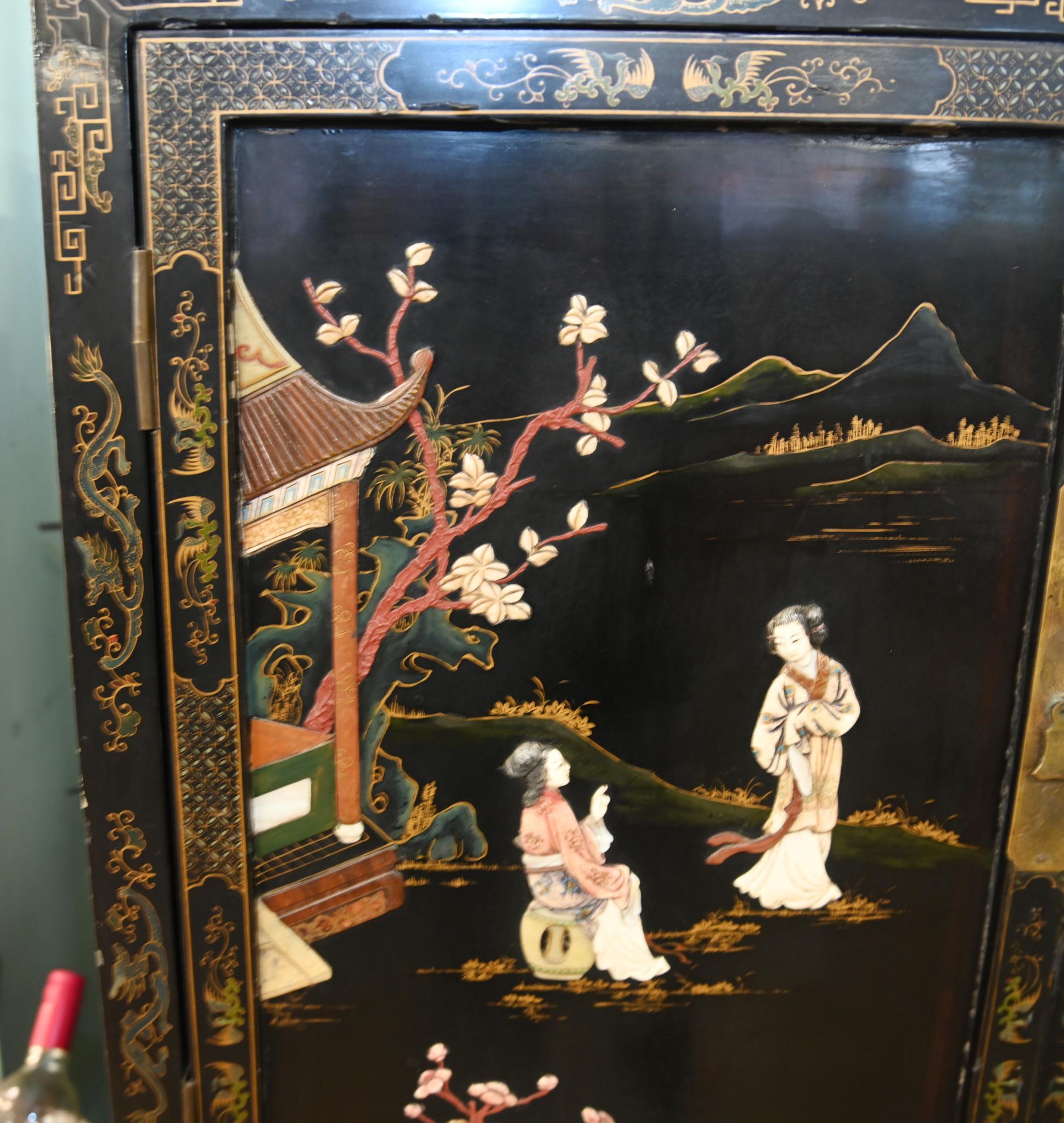Mobile da cocktail in lacca cinese Chinoiserie 1910 In condizioni buone in vendita a Potters Bar, GB