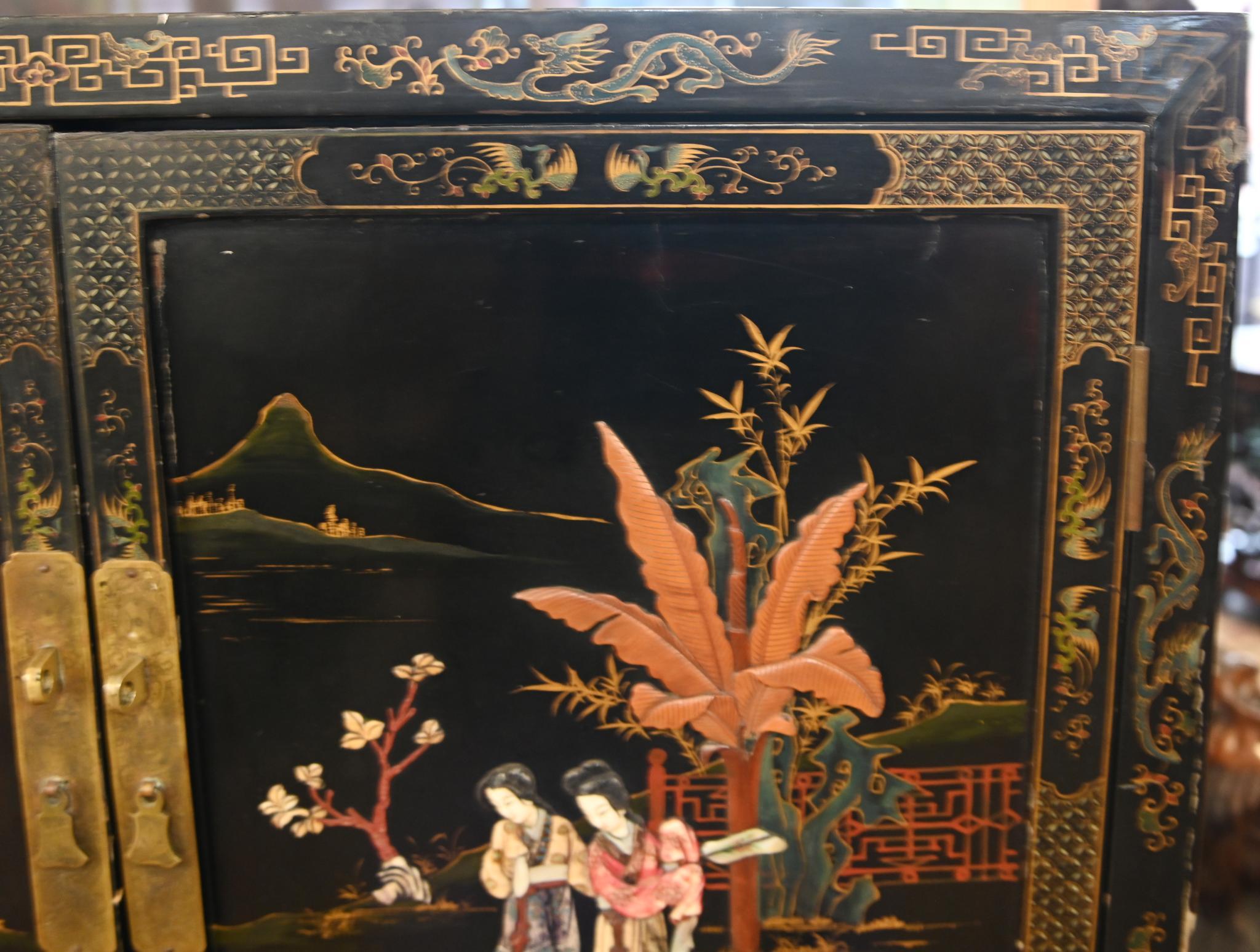 Mobile da cocktail in lacca cinese Chinoiserie 1910 in vendita 1