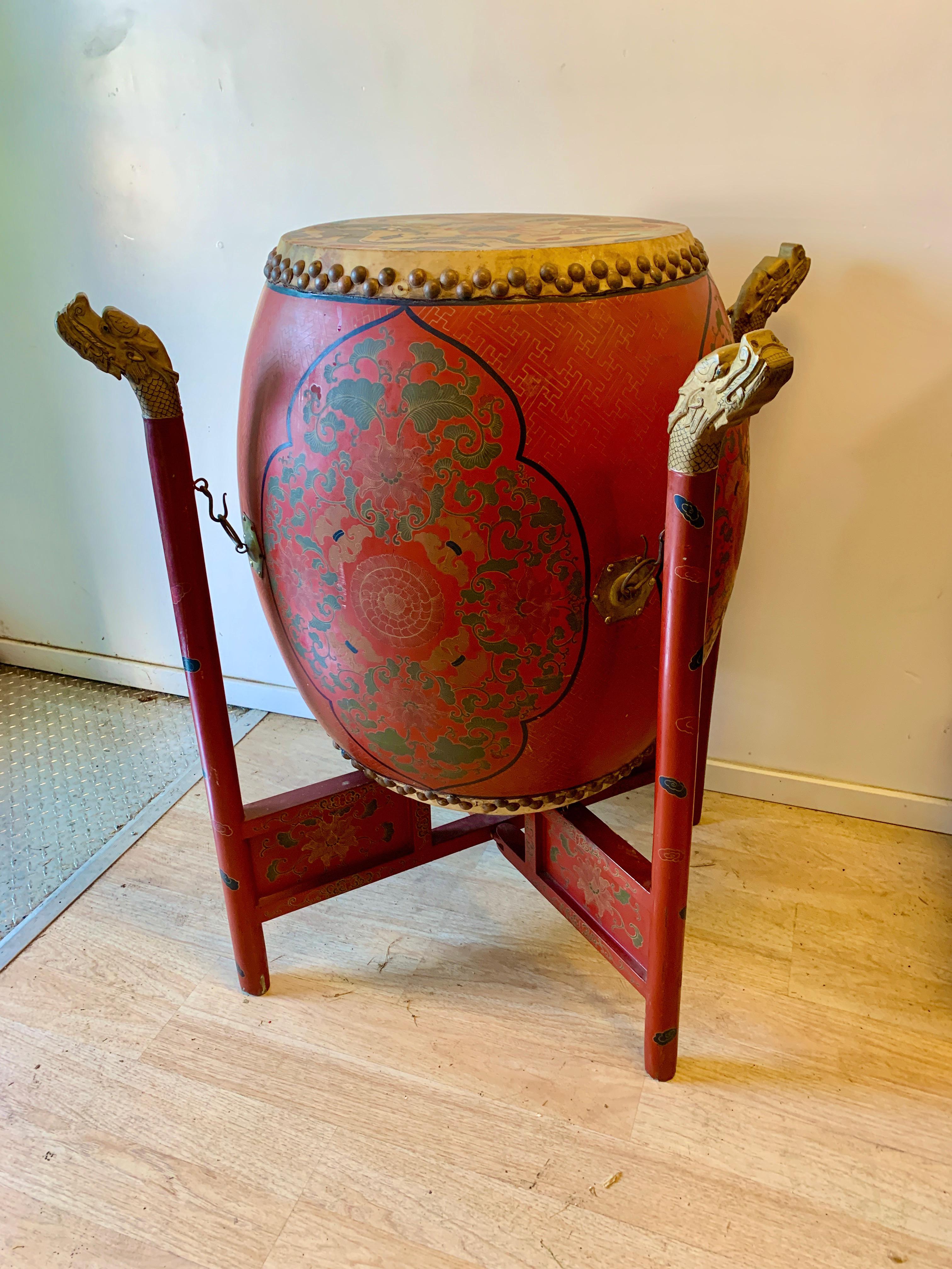 Chinese Lacquer Double Sided Qing Dynasty Drum with Wooden Stand and Drum Sticks For Sale 3