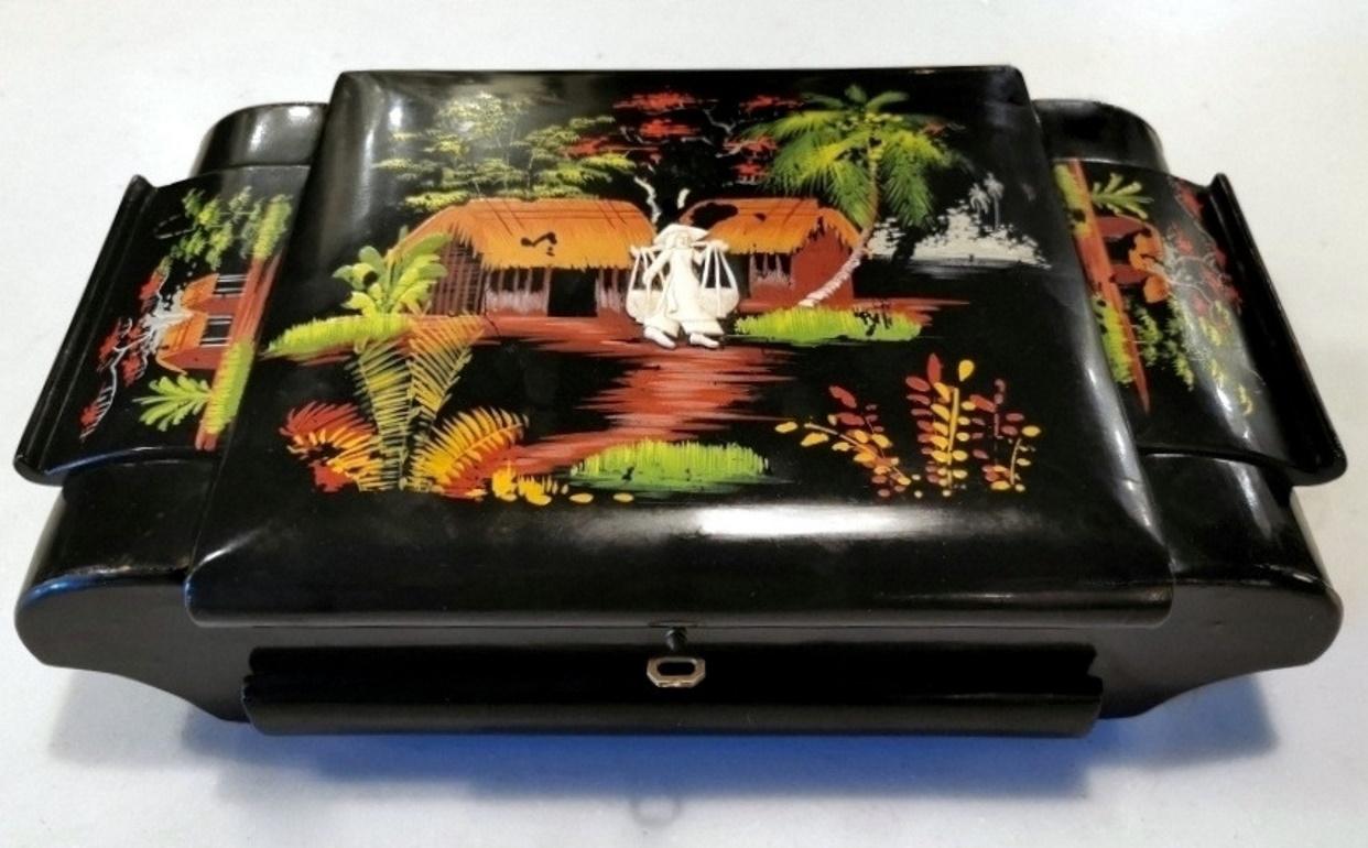 Chinoiserie Chinese Lacquer Hand-Painted Toiletry Box with Mirror For Sale