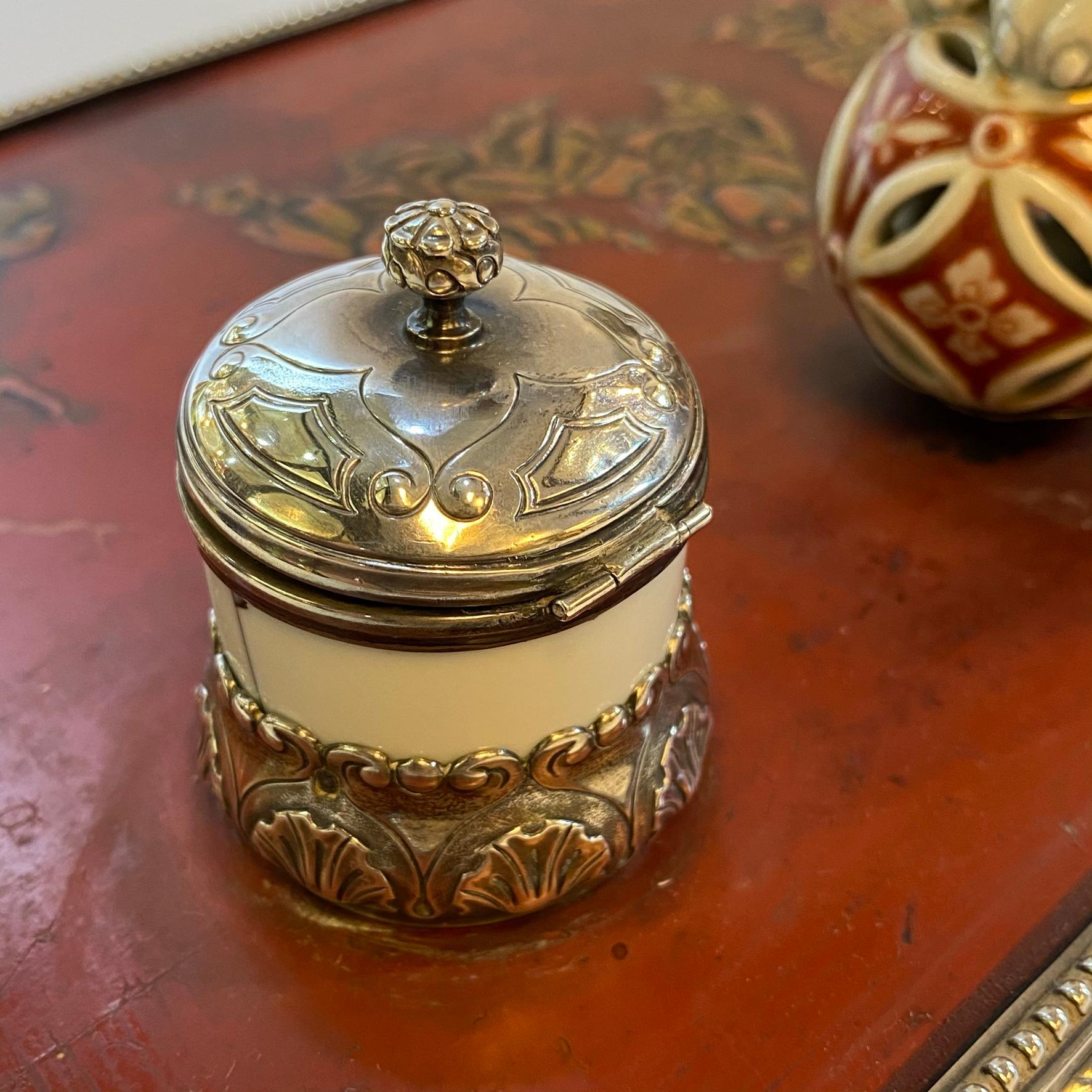 Chinese Lacquer Porcelain and Silver Inkwell For Sale 12