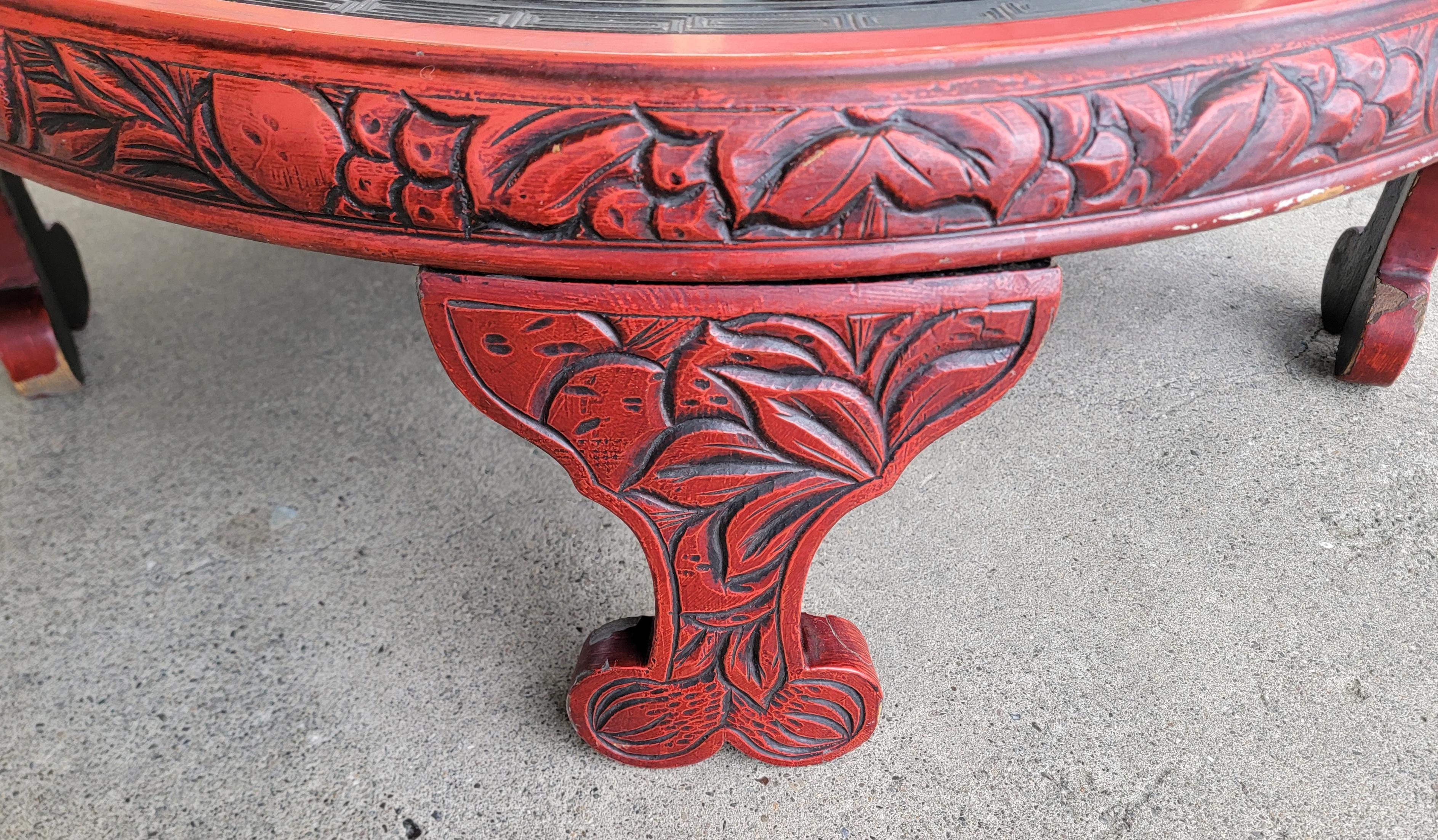 Bois Table basse ronde en laque chinoise avec oiseaux