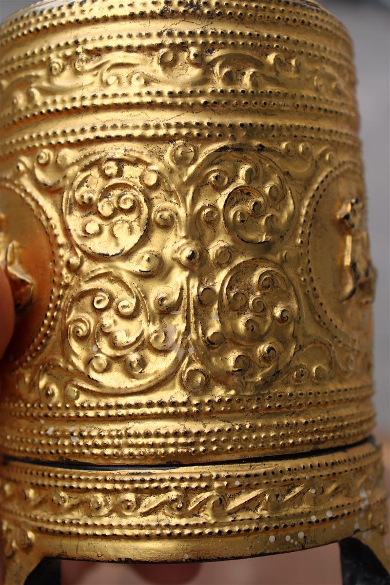 Boîte à tabac en laque chinoise avec décorations en or pur 24 carats 1940s en vente 5