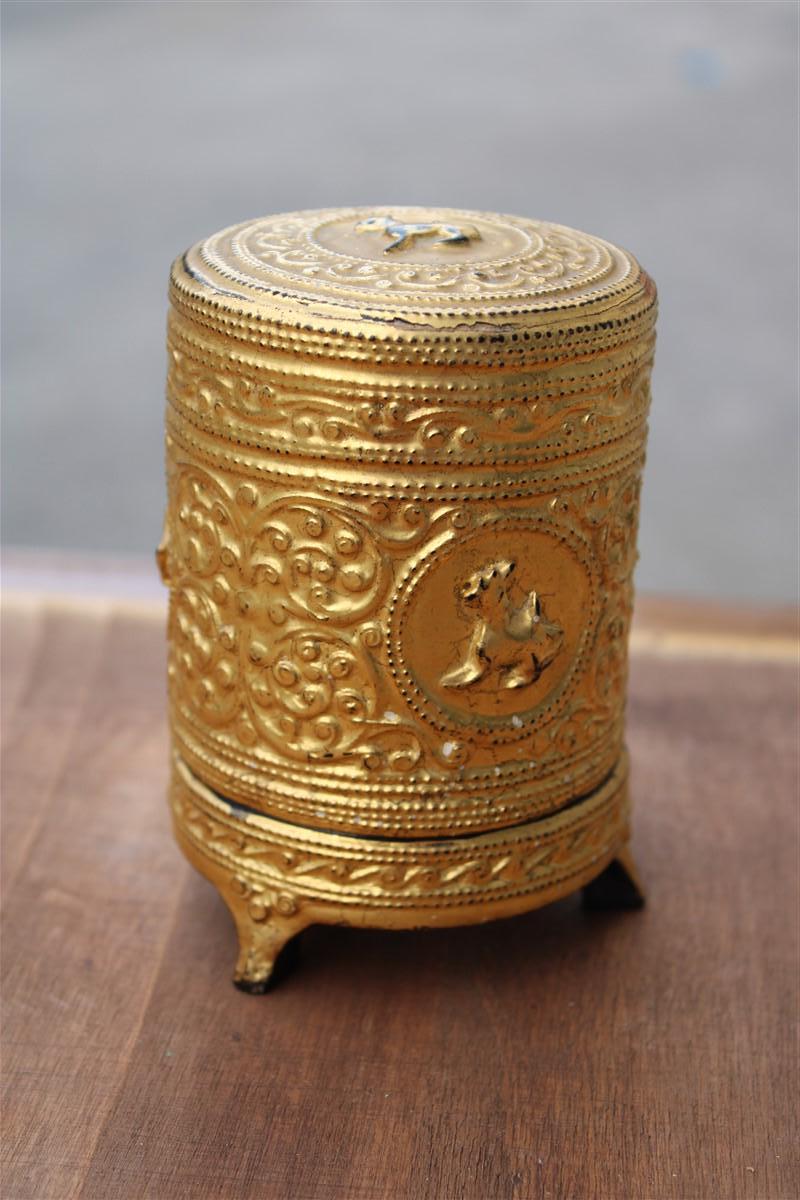Mid-Century Modern Boîte à tabac en laque chinoise avec décorations en or pur 24 carats 1940s en vente