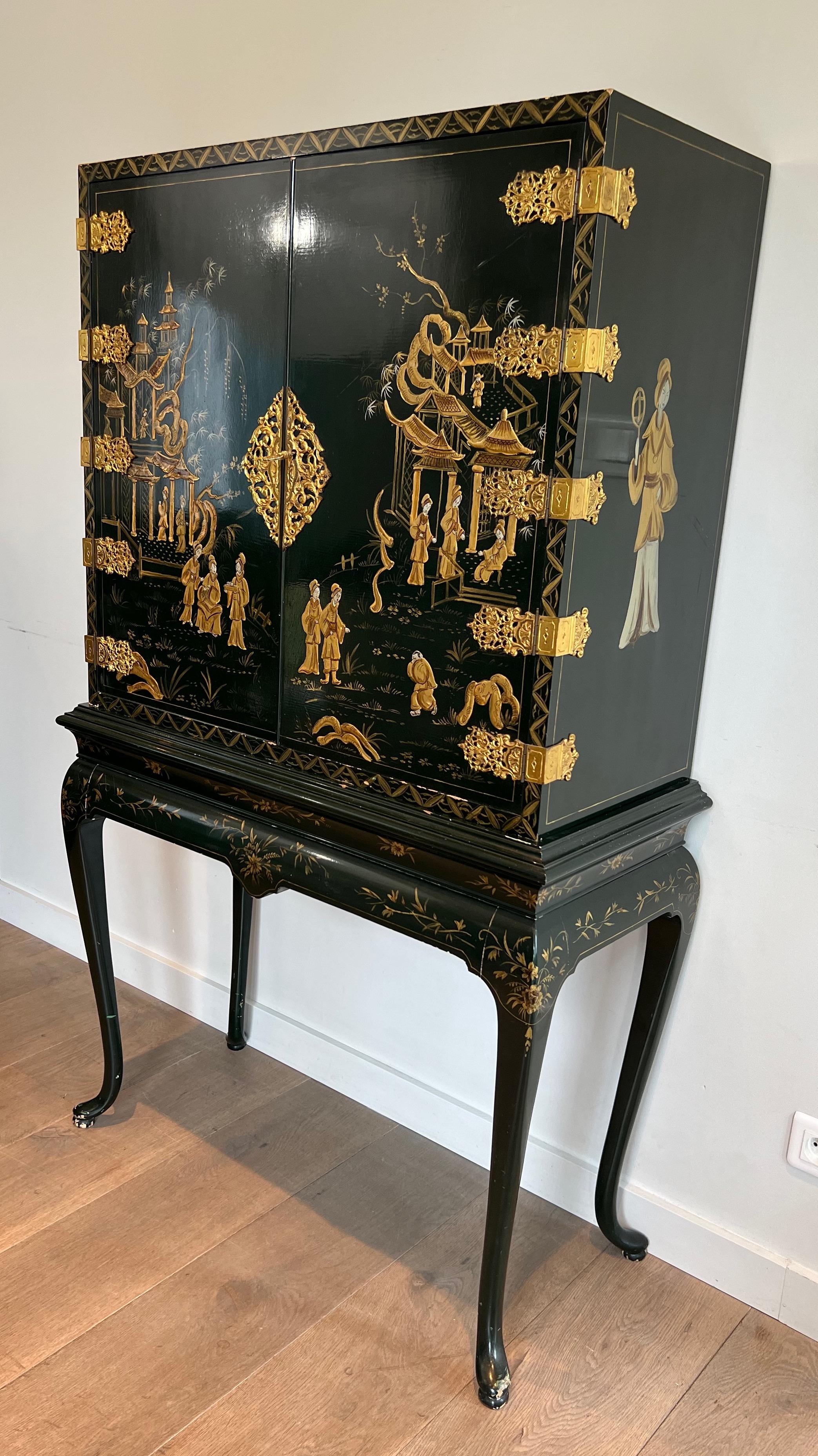 Chinese Lacquered and Gilt Cabinet For Sale 5