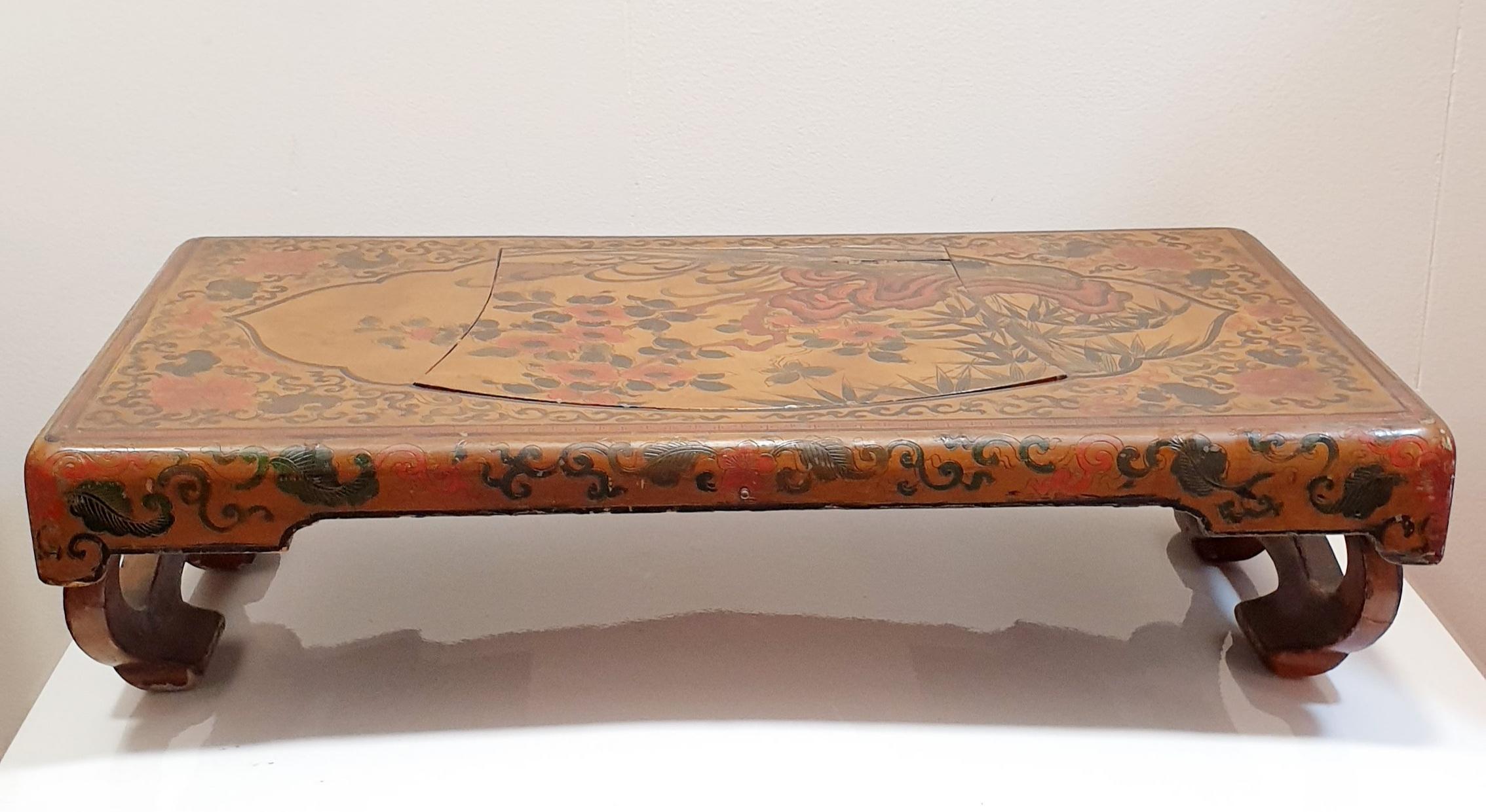 Empire Chinese Lacquered Book Reading or Book Stool Early 19th Century For Sale