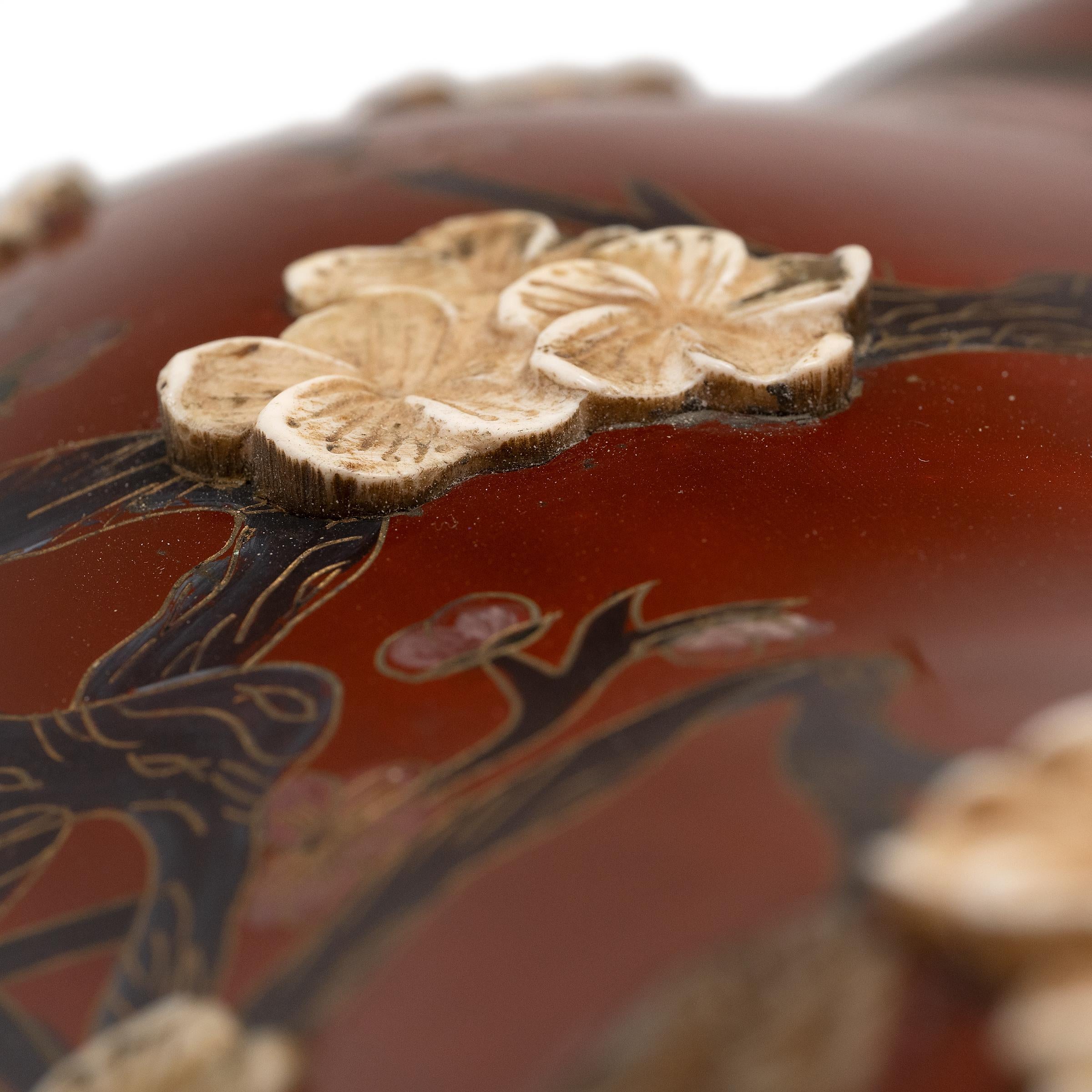 Chinese Lacquered Happiness Box with Birds & Blossoms, c. 1900 In Good Condition For Sale In Chicago, IL