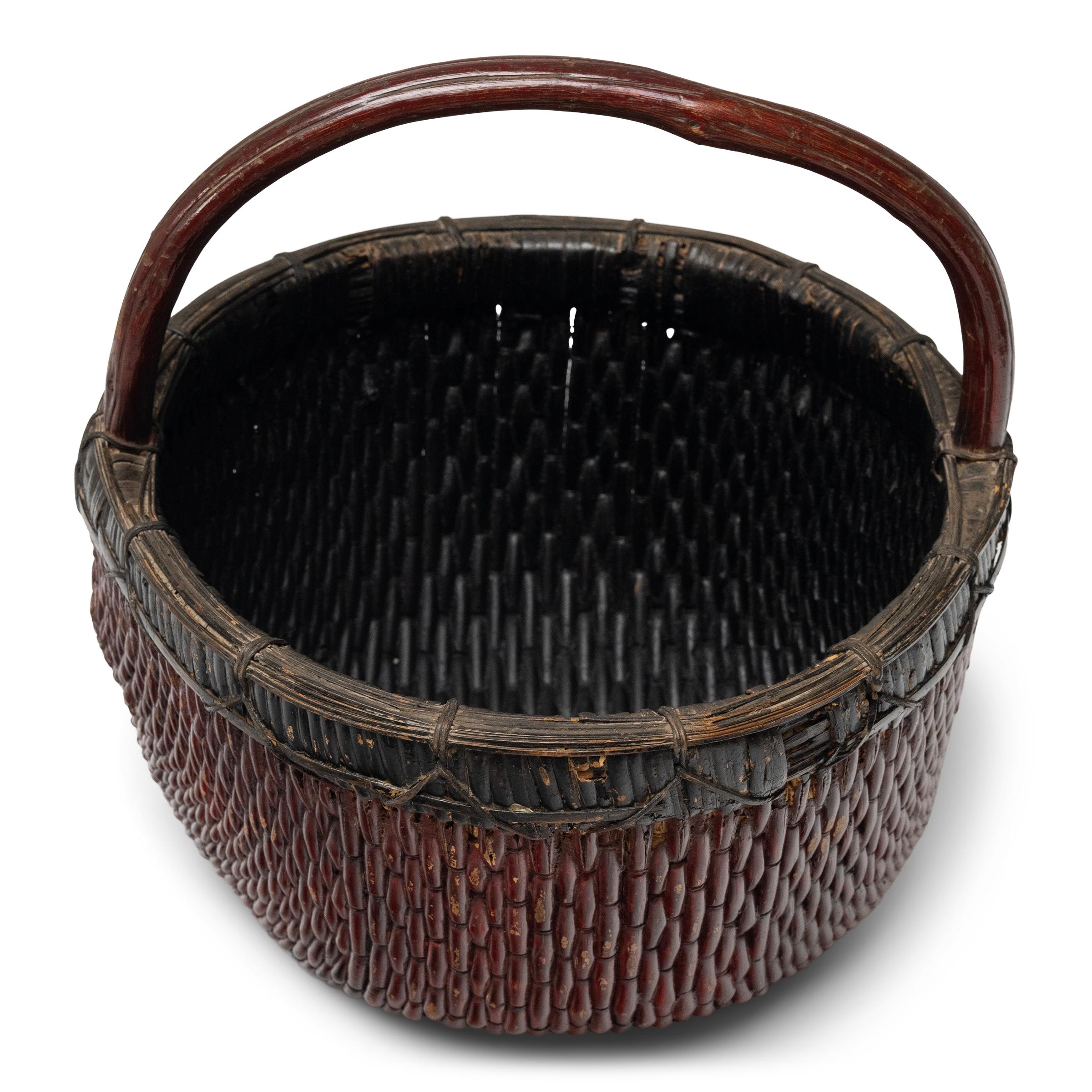 Cesta de cosecha china lacada, hacia 1900 Rústico en venta