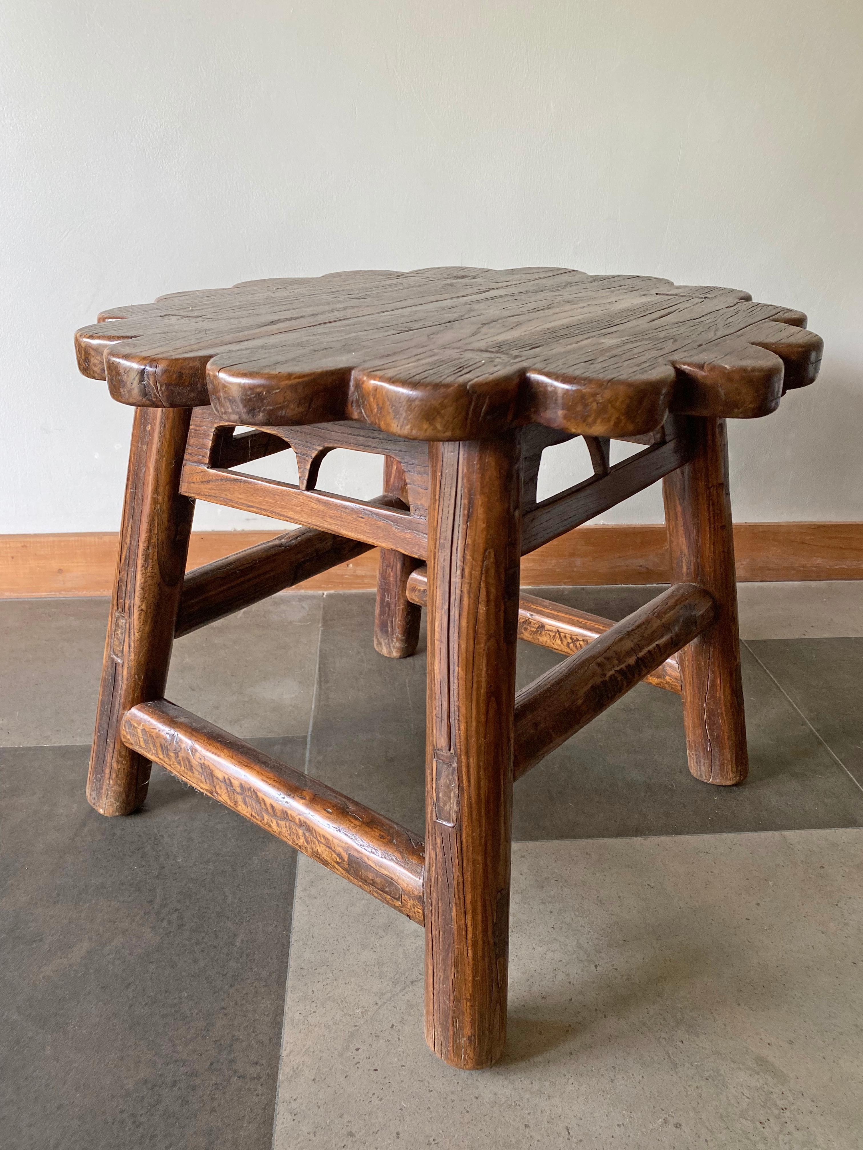 Hand-Crafted Chinese Lacquered Stool with Floral Detail from Elm Wood, Early 20th Century