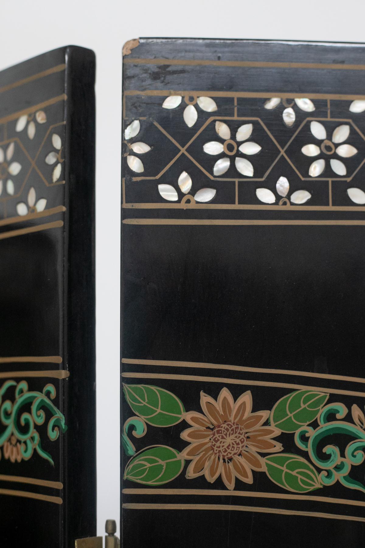 Chinese Lacquered Wood Screen with Inlaid Stones 5