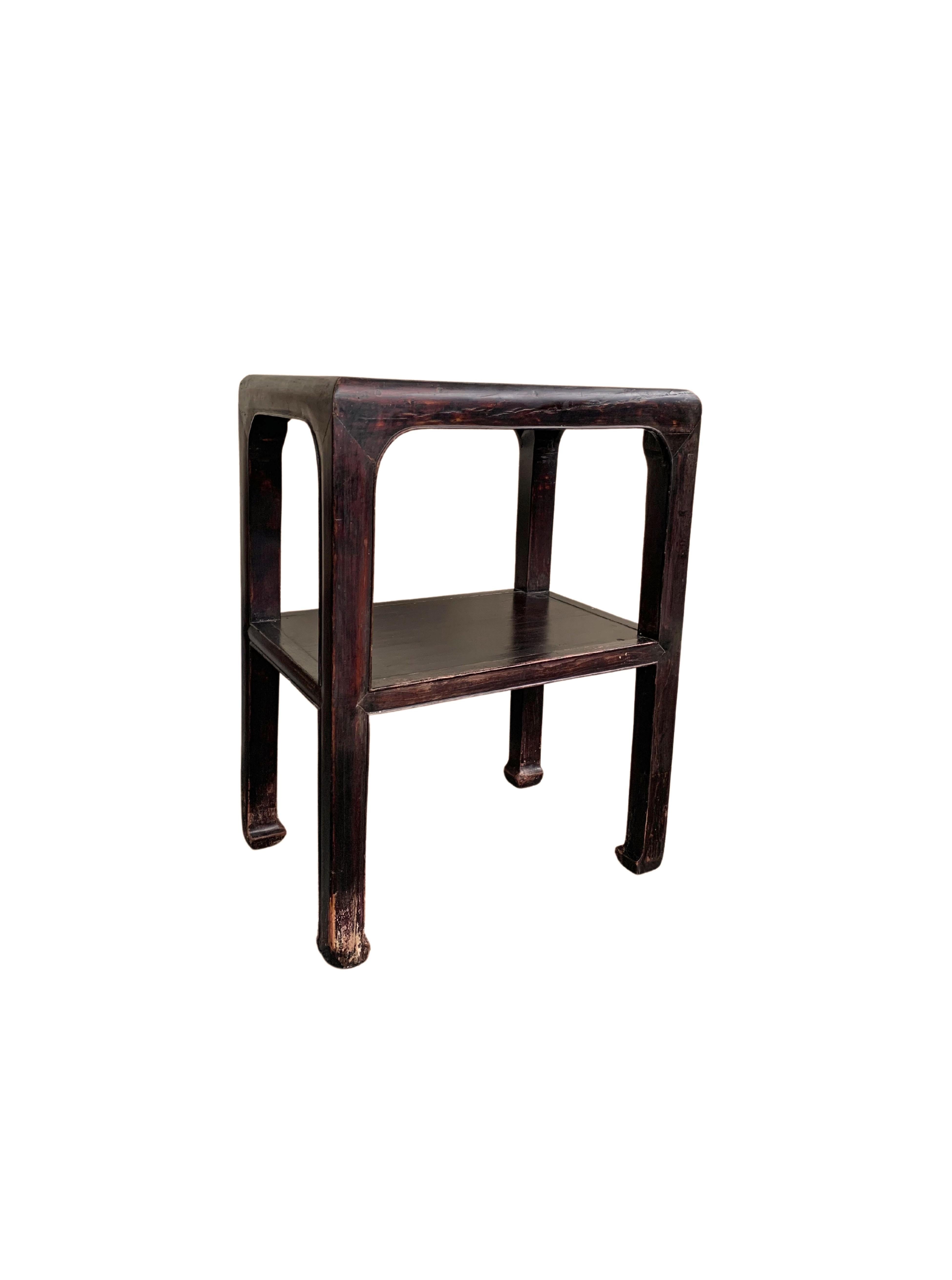 Chinese Export Chinese Lacquered Wooden Table with Curved Legs, c. 1950 For Sale