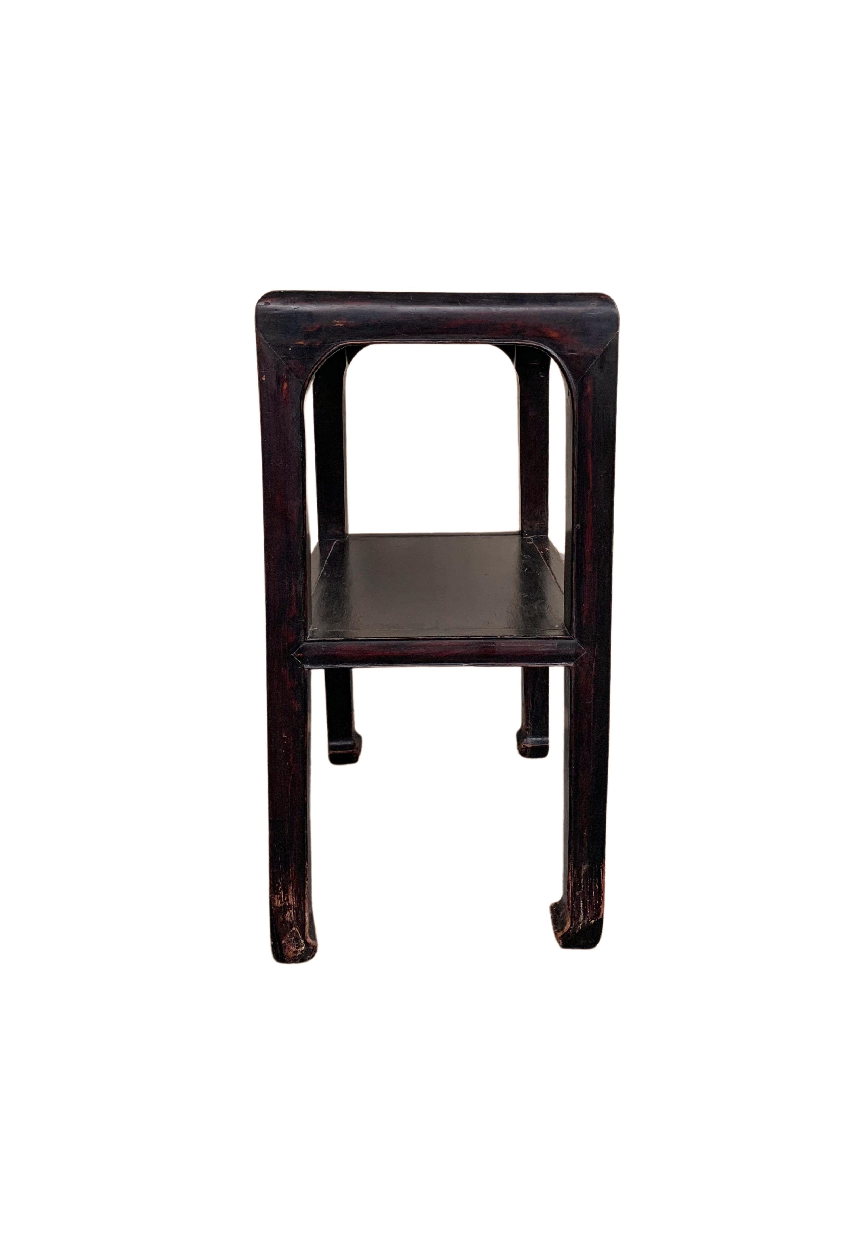 Hand-Crafted Chinese Lacquered Wooden Table with Curved Legs, c. 1950 For Sale