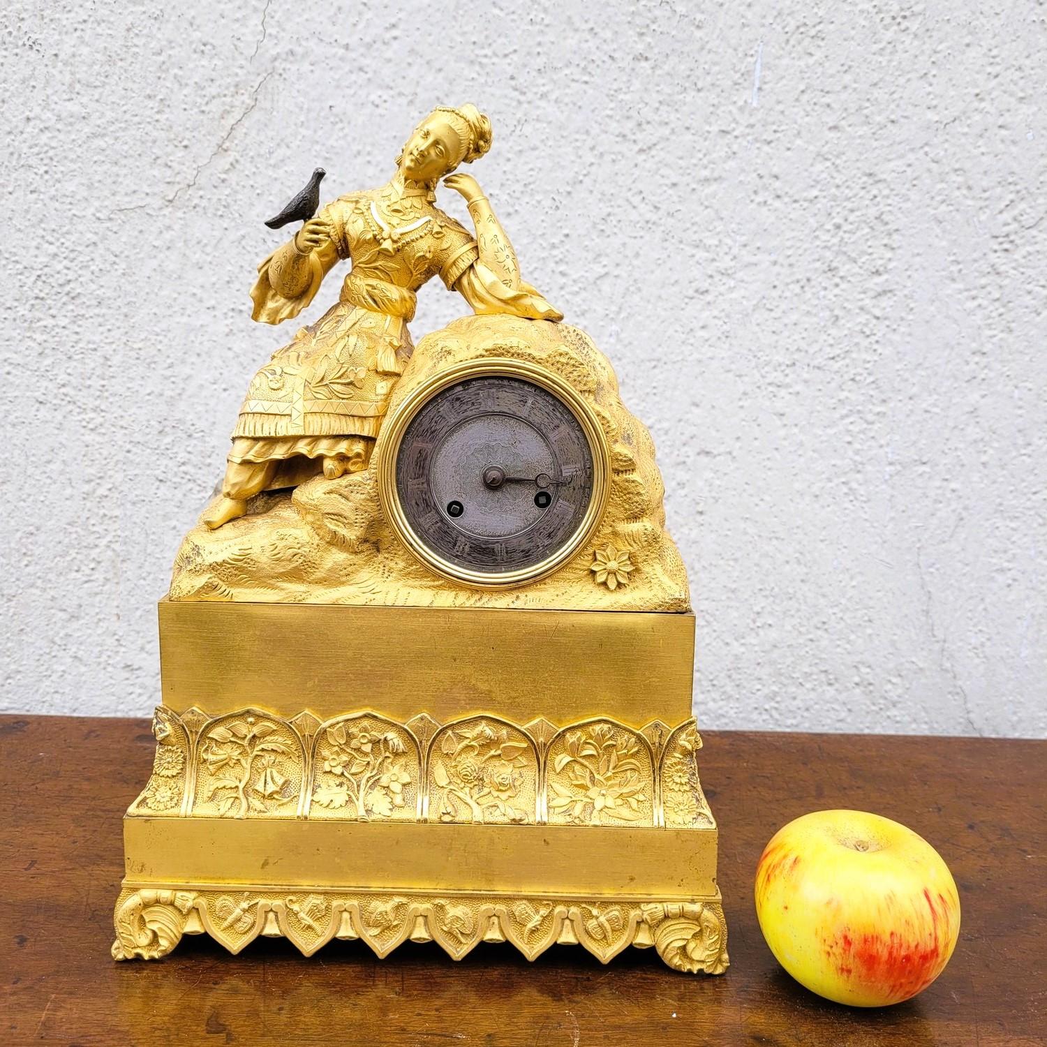 Chinese Lady with bird, ormulu Clock, 19th Century For Sale 5