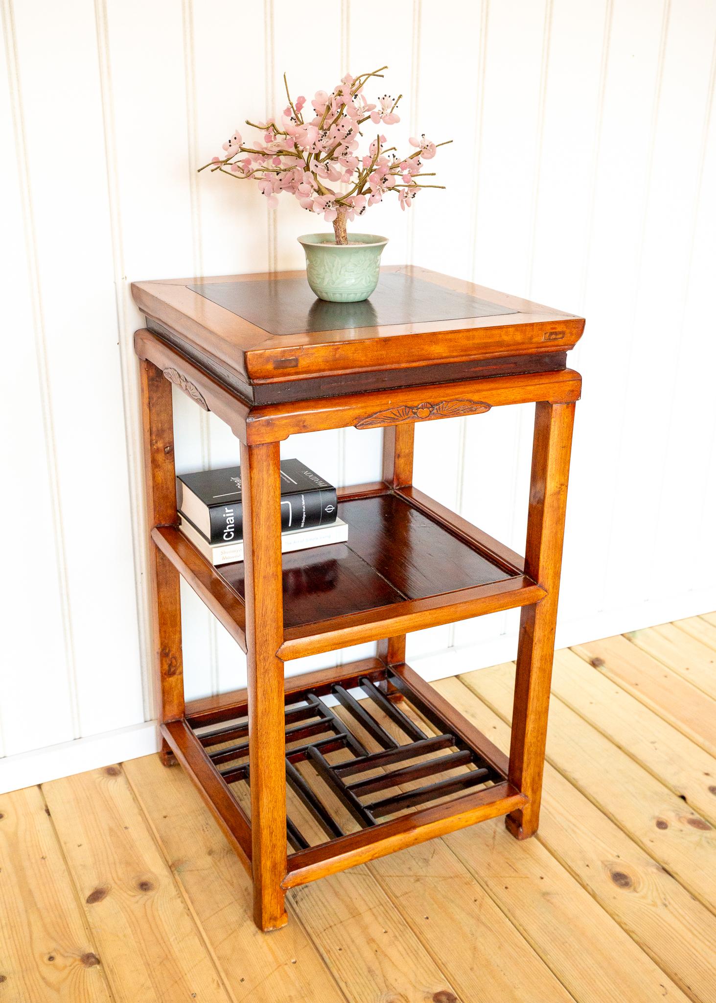 Lampe chinoise Table d'appoint Ancienne Frettée bicolore Blonde Rouge érudite Table à thé en vente 7