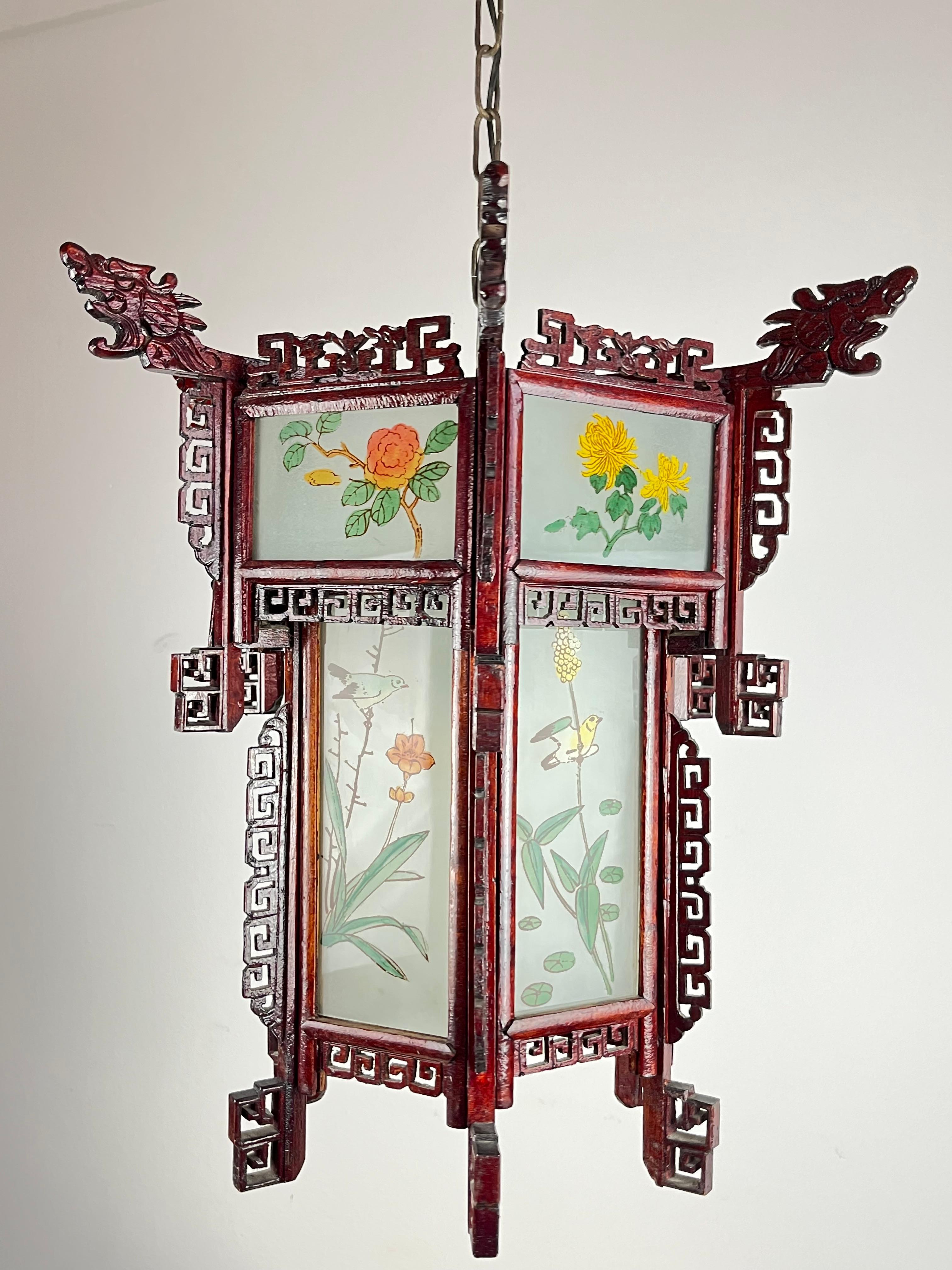 Chinese Lantern Chandelier in Wood and Decorated Glass, 1930s In Good Condition For Sale In Palermo, IT
