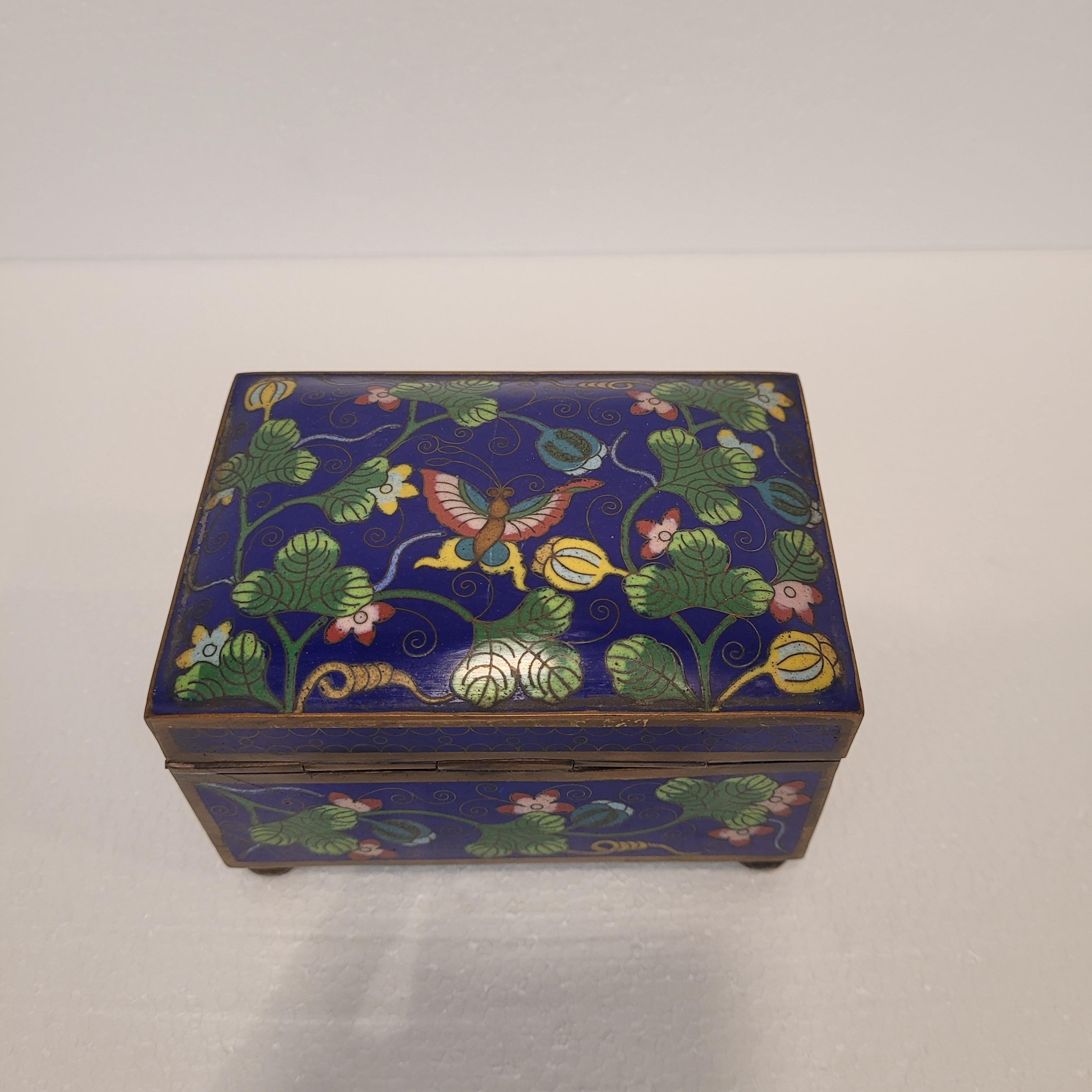 Chinese Lapis lazuli blue green  jewelry box with cloisonné enamel For Sale 7