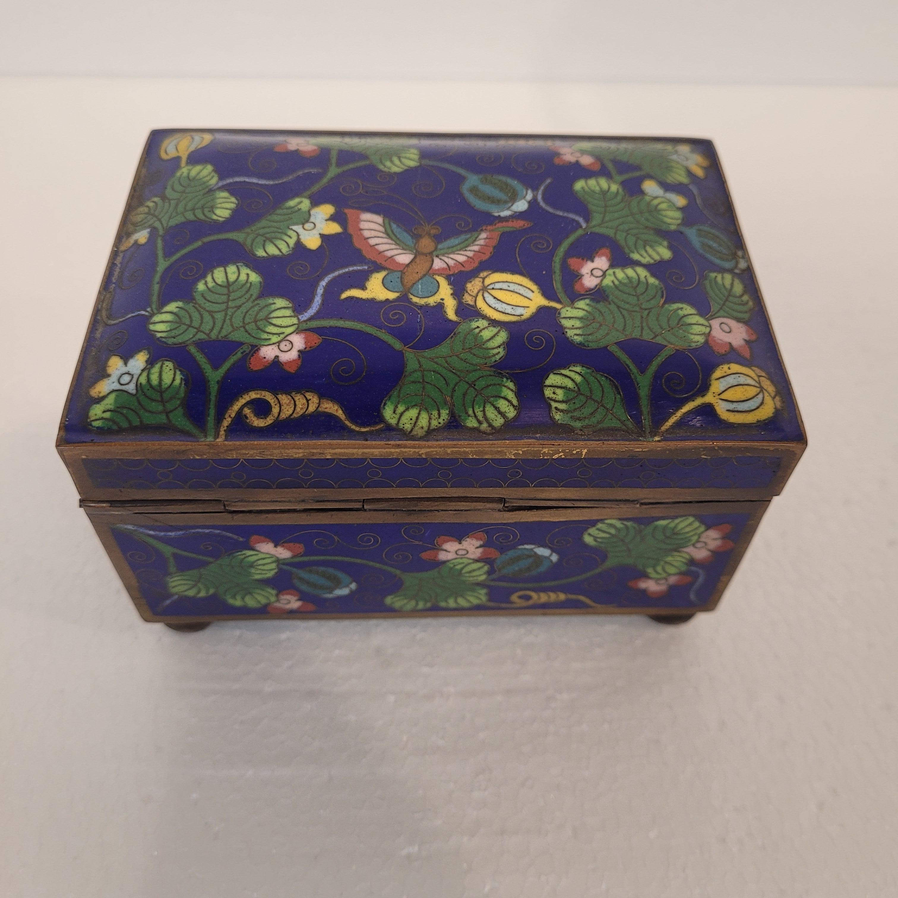 Chinese Lapis lazuli blue green  jewelry box with cloisonné enamel For Sale 9