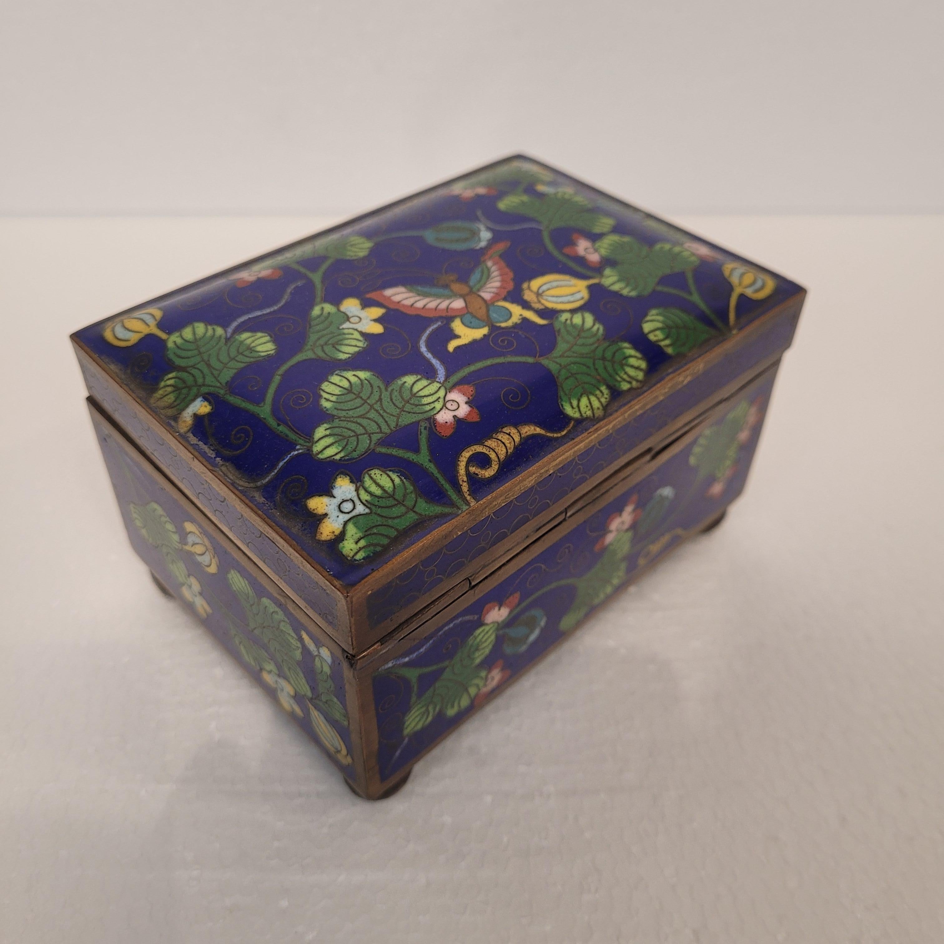 Chinese Lapis lazuli blue green  jewelry box with cloisonné enamel For Sale 10