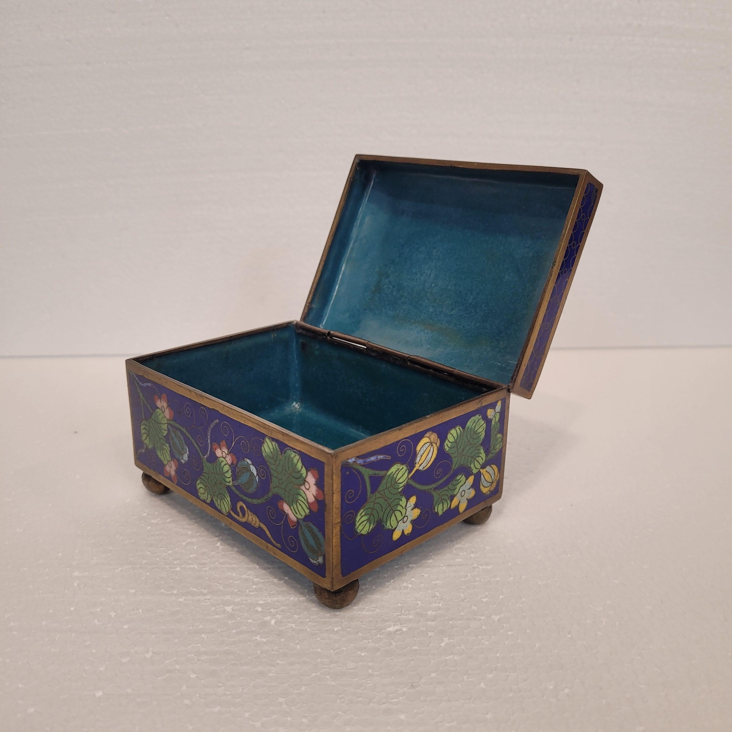 Chinese Lapis lazuli blue green  jewelry box with cloisonné enamel For Sale 11