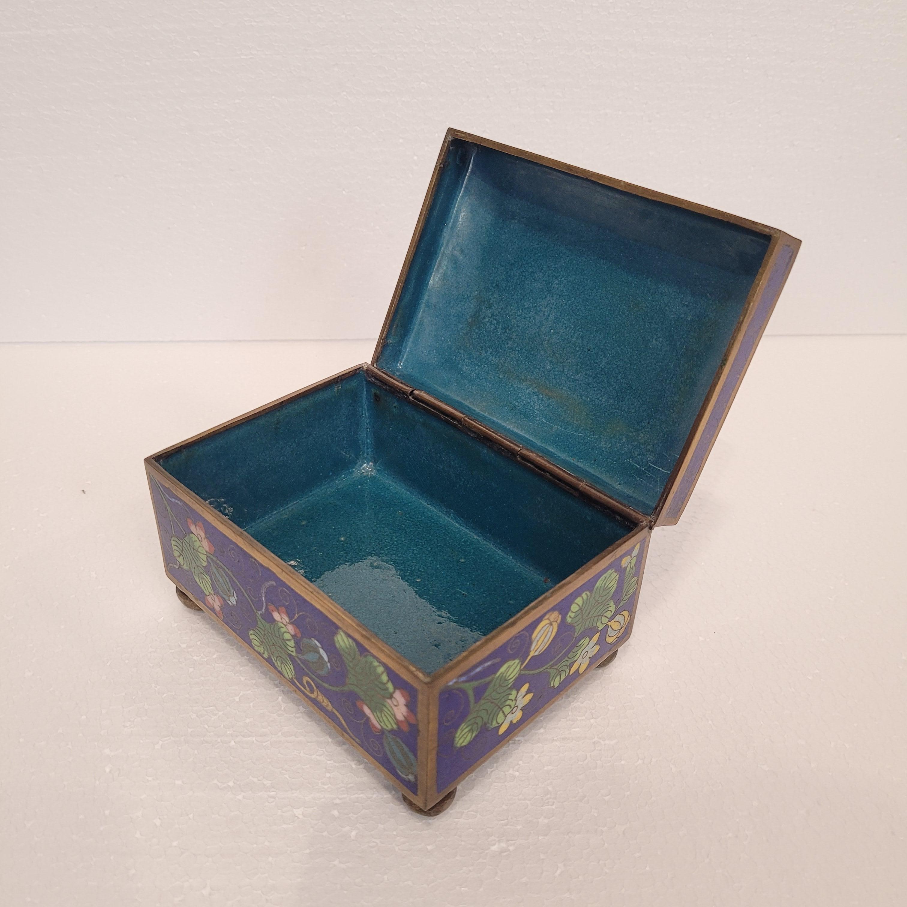 Chinese Lapis lazuli blue green  jewelry box with cloisonné enamel For Sale 12