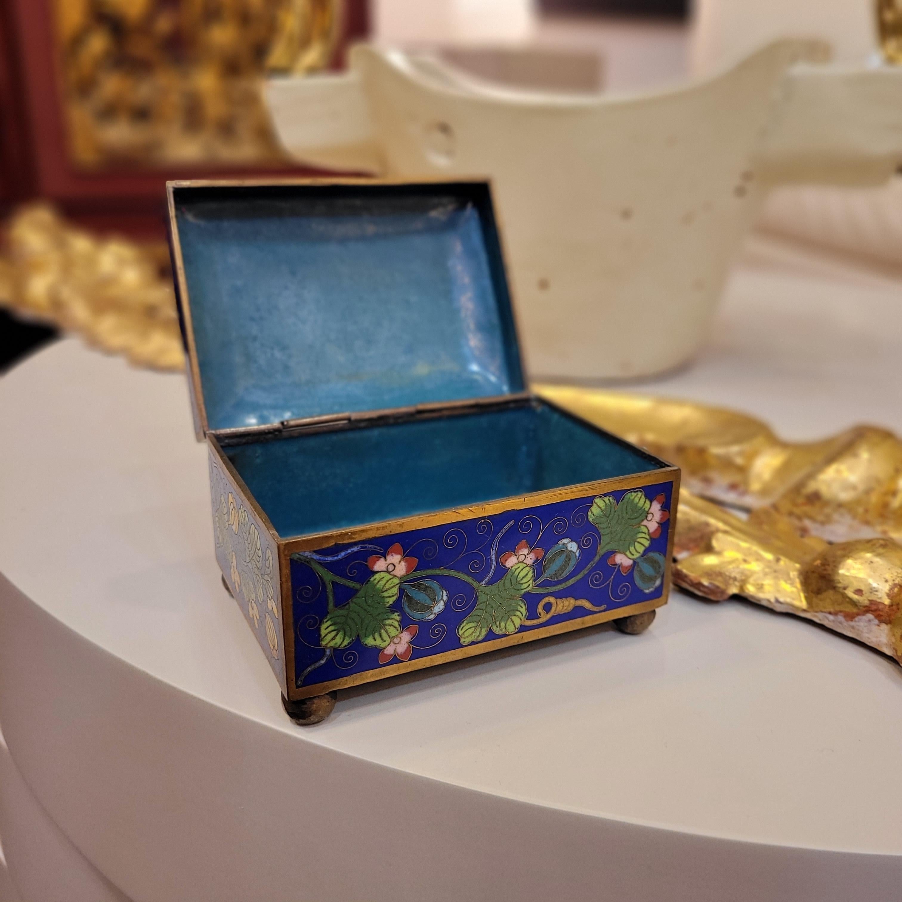Women's or Men's Chinese Lapis lazuli blue green  jewelry box with cloisonné enamel For Sale