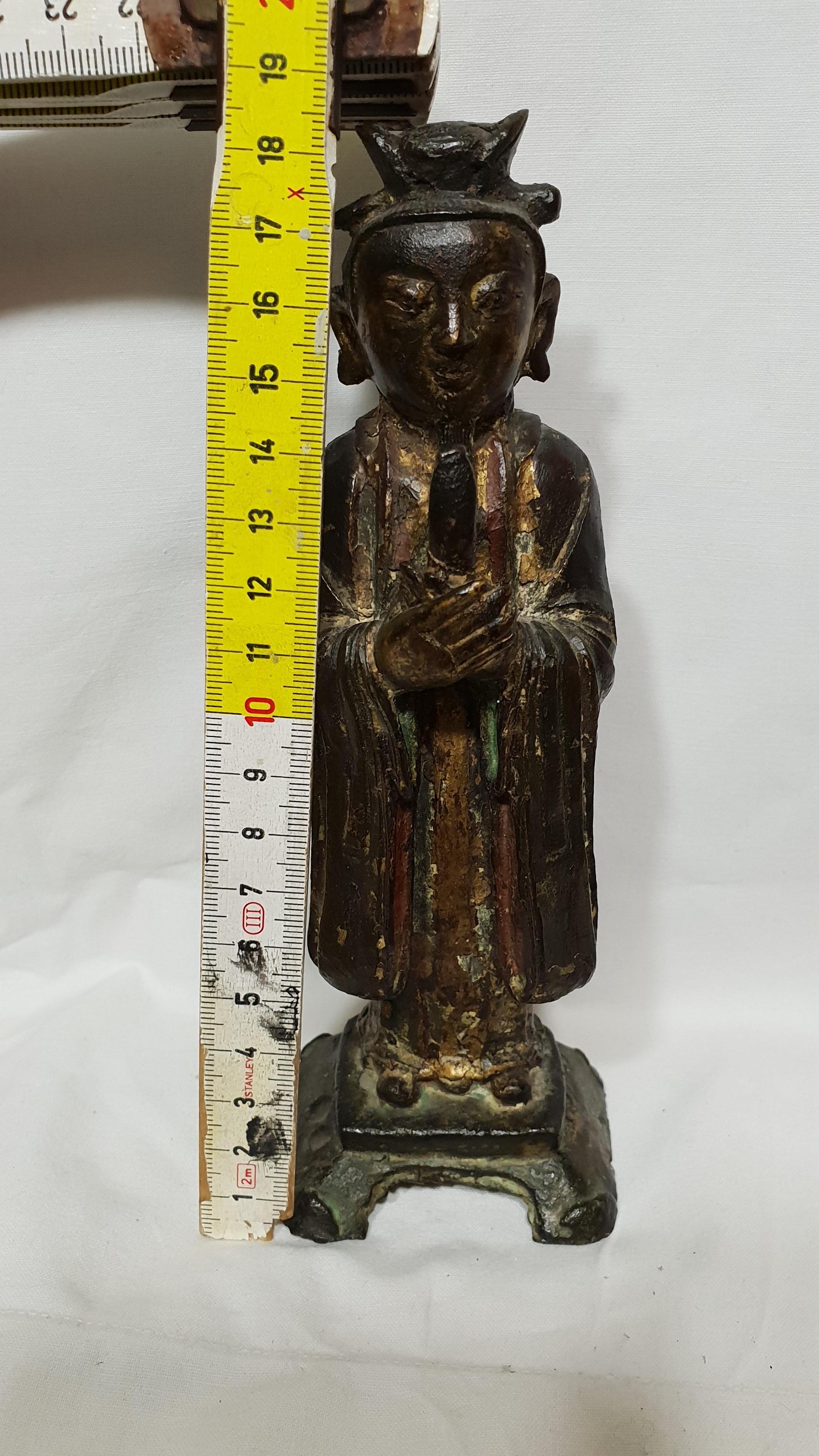 Chinese Laquered Bronze Sculpture of Dignitary, Ming, 1600s For Sale 8