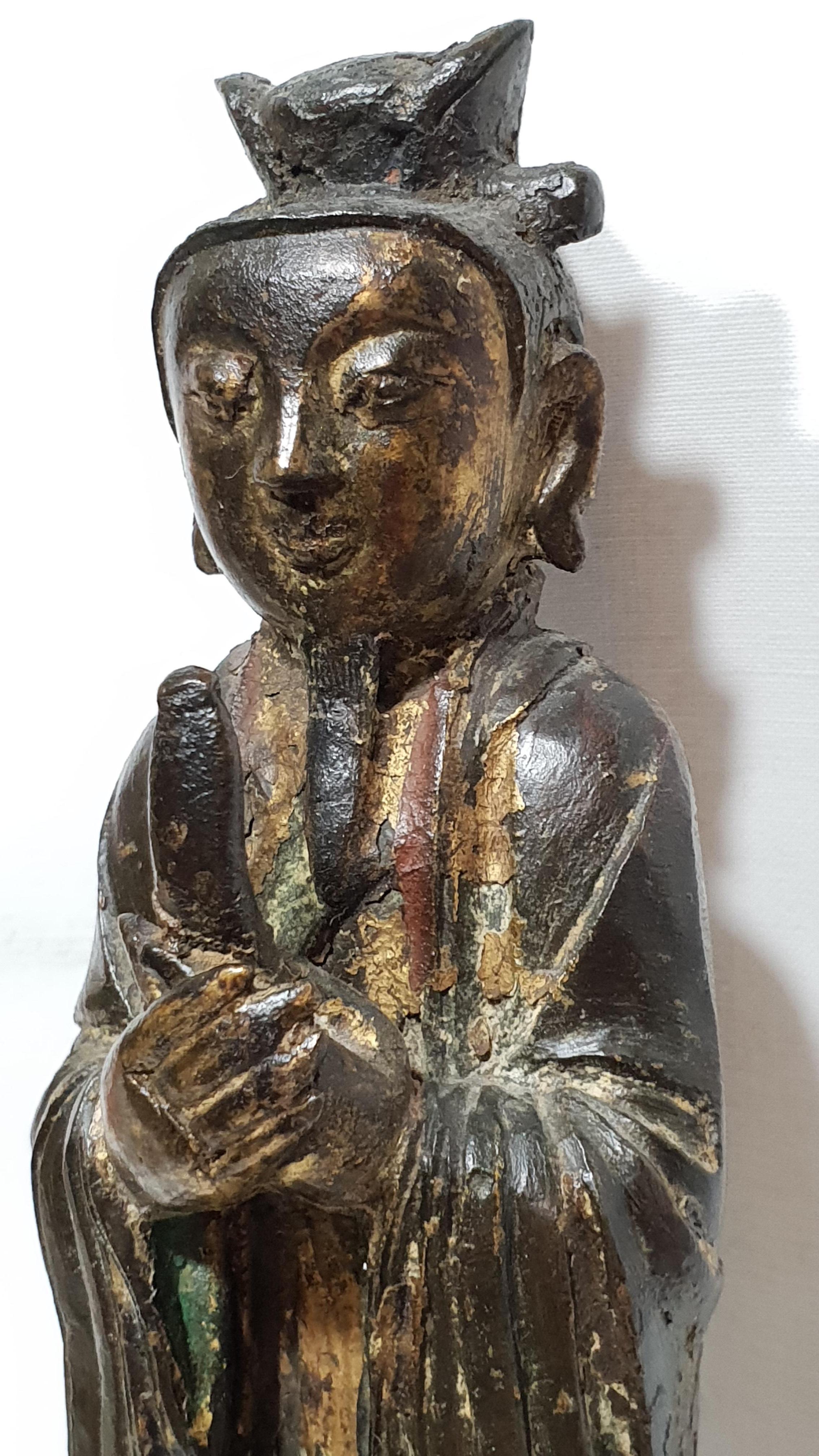 Chinese Laquered Bronze Sculpture of Dignitary, Ming, 1600s In Fair Condition For Sale In Niella Tanaro, IT
