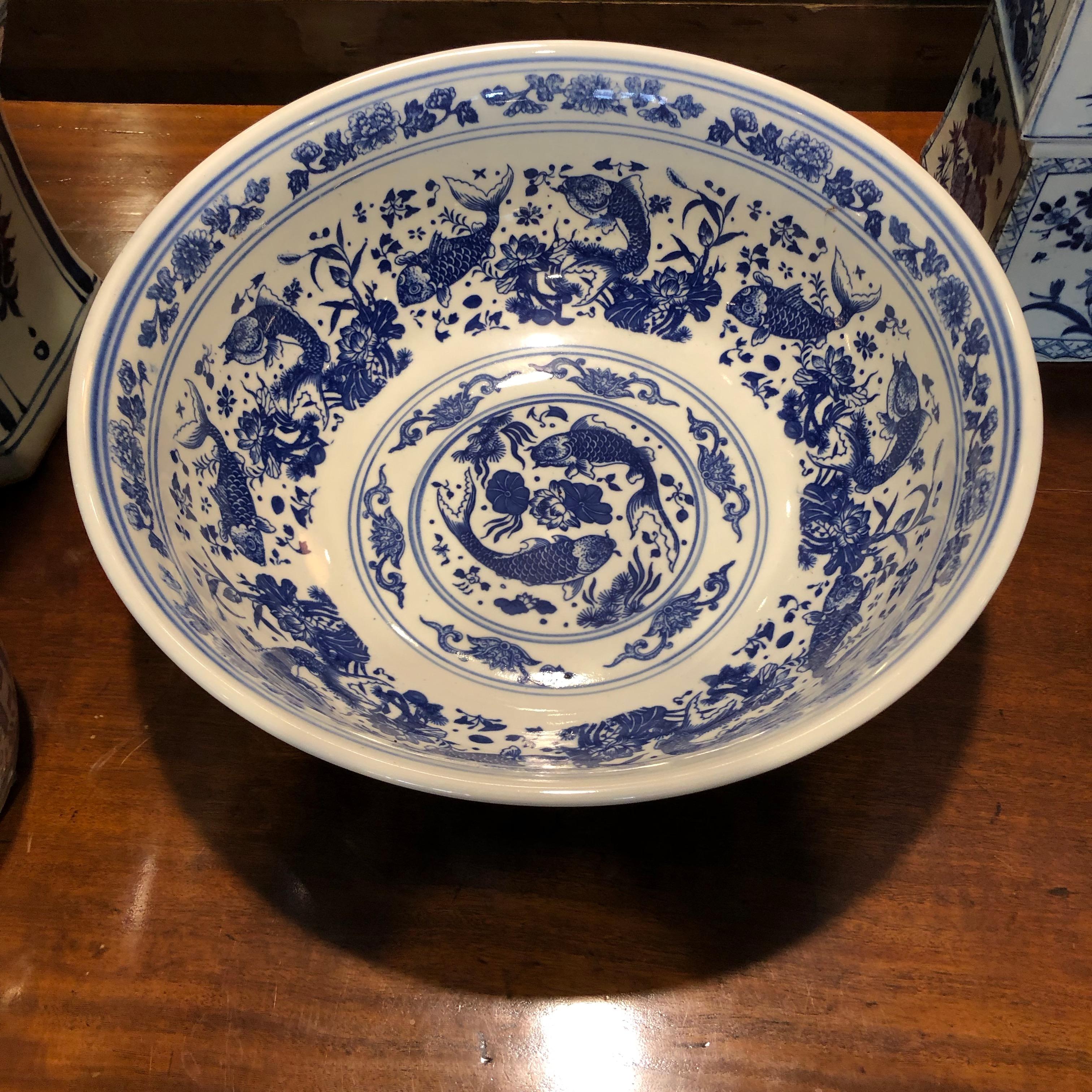 Chinese Large Blue and White Punch Bowl In Good Condition In Sarasota, FL
