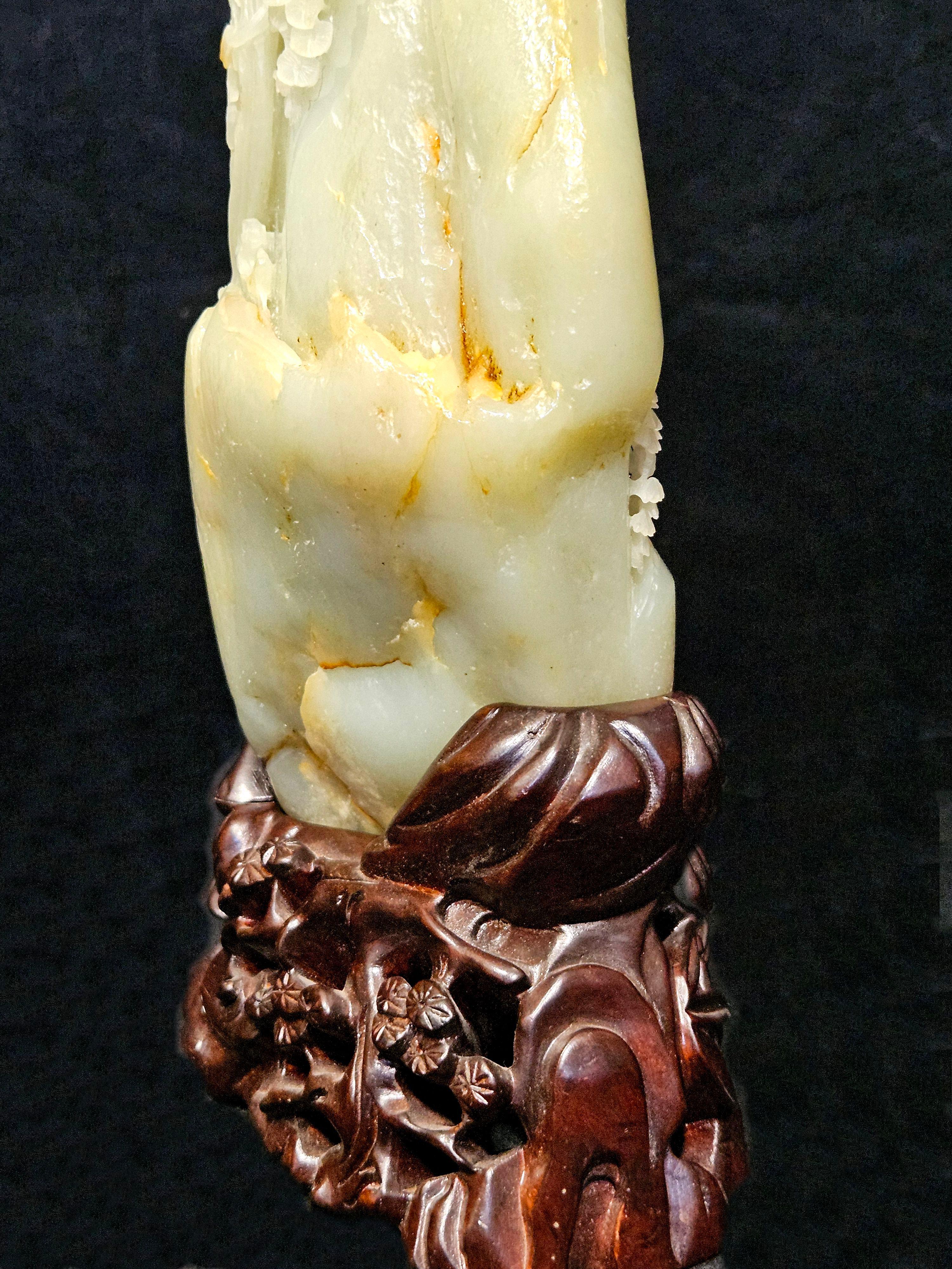 Chinesisches großes geschnitztes, großes Boulder-Leuchte Celadon/Weiße Jade mit Berglandschaftsssszene aus weißer Jade im Angebot 3