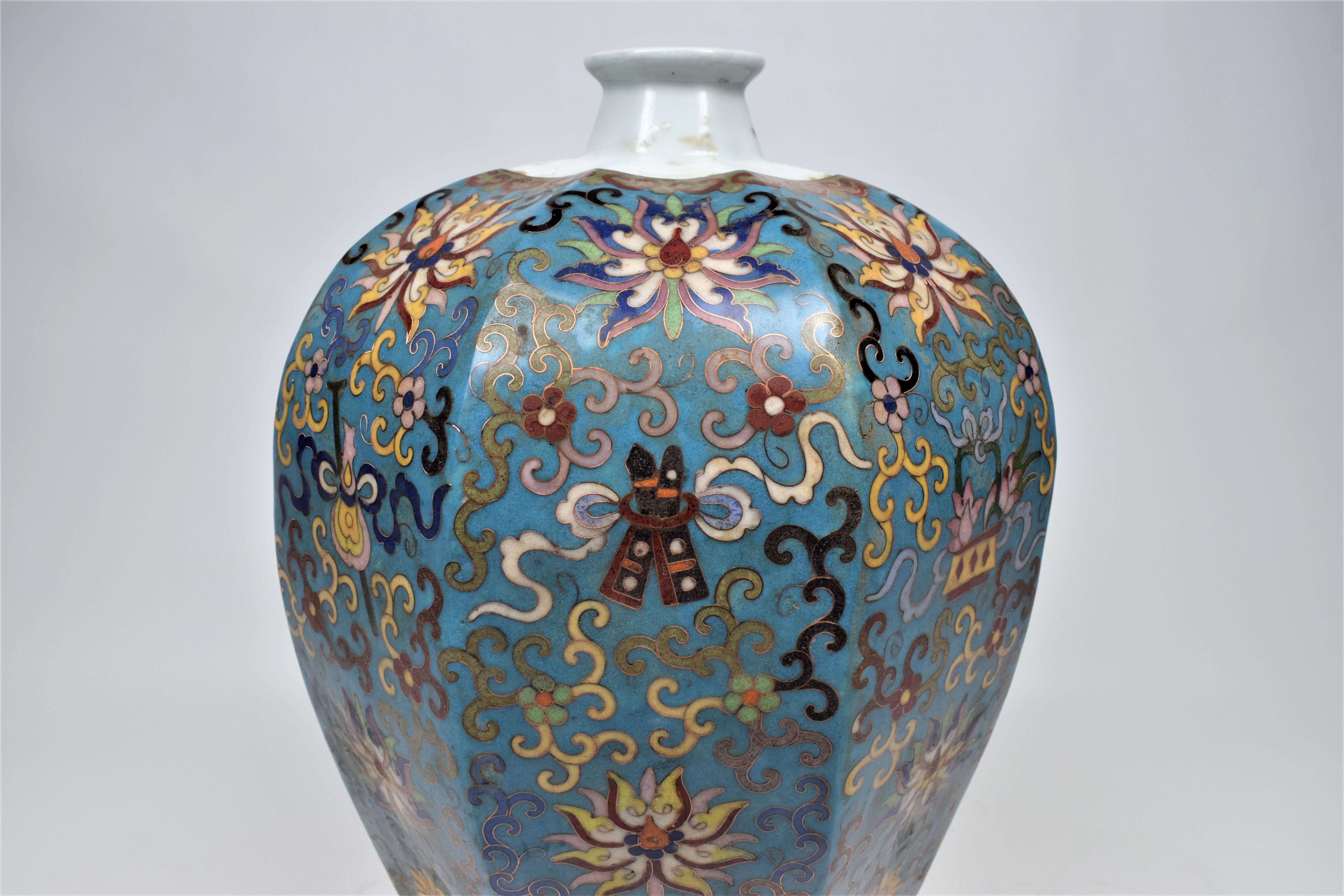 Chinese Large Cloisonné Enamel Bottle Vases Late Qing Dynasty, 19th Century For Sale 2
