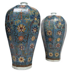Chinese Large Cloisonné Enamel Bottle Vases Late Qing Dynasty, 19th Century