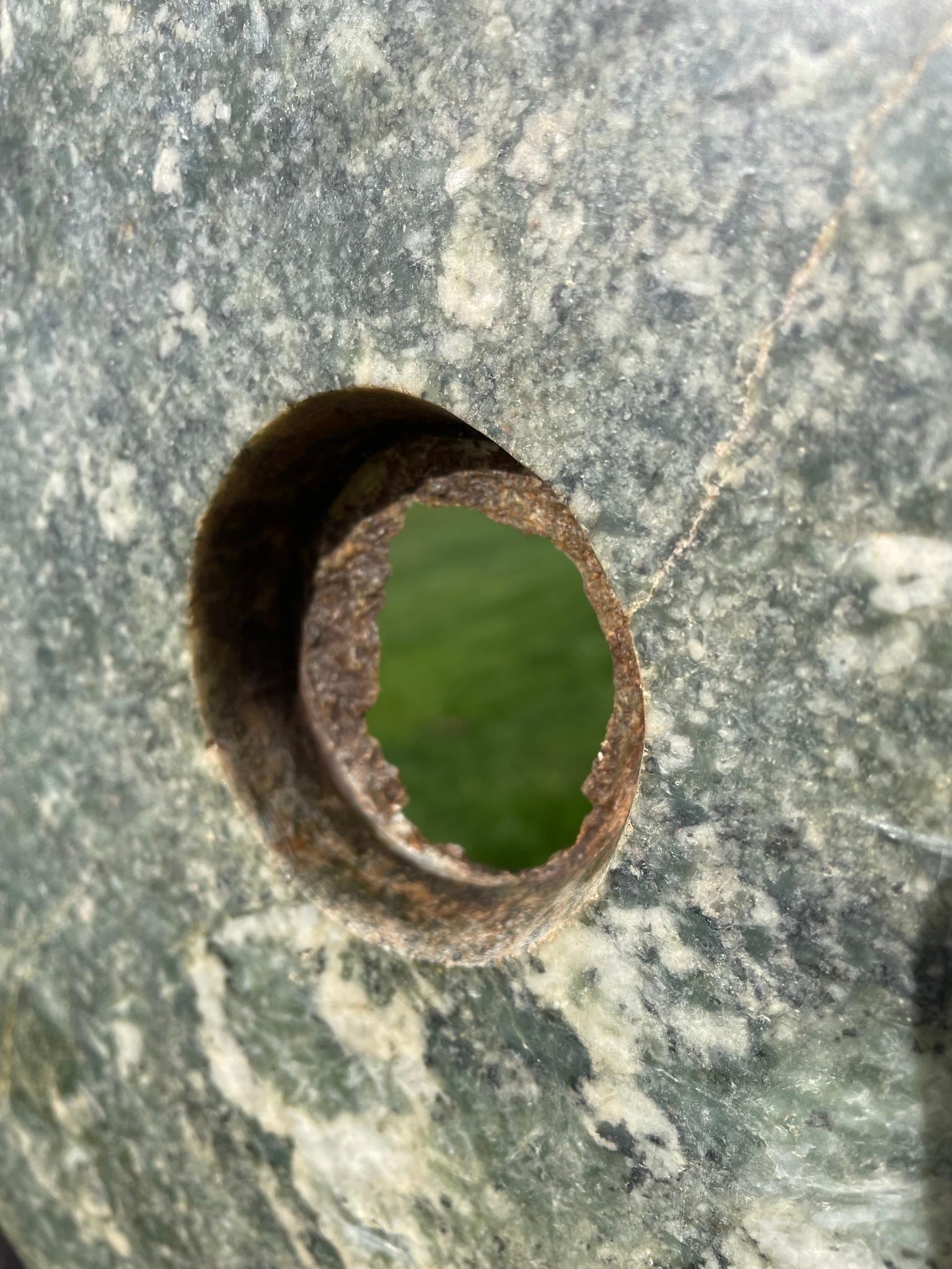 Grand disque bi en jade rond sculpté à la main, dynastie Qing Bon état - En vente à South Burlington, VT