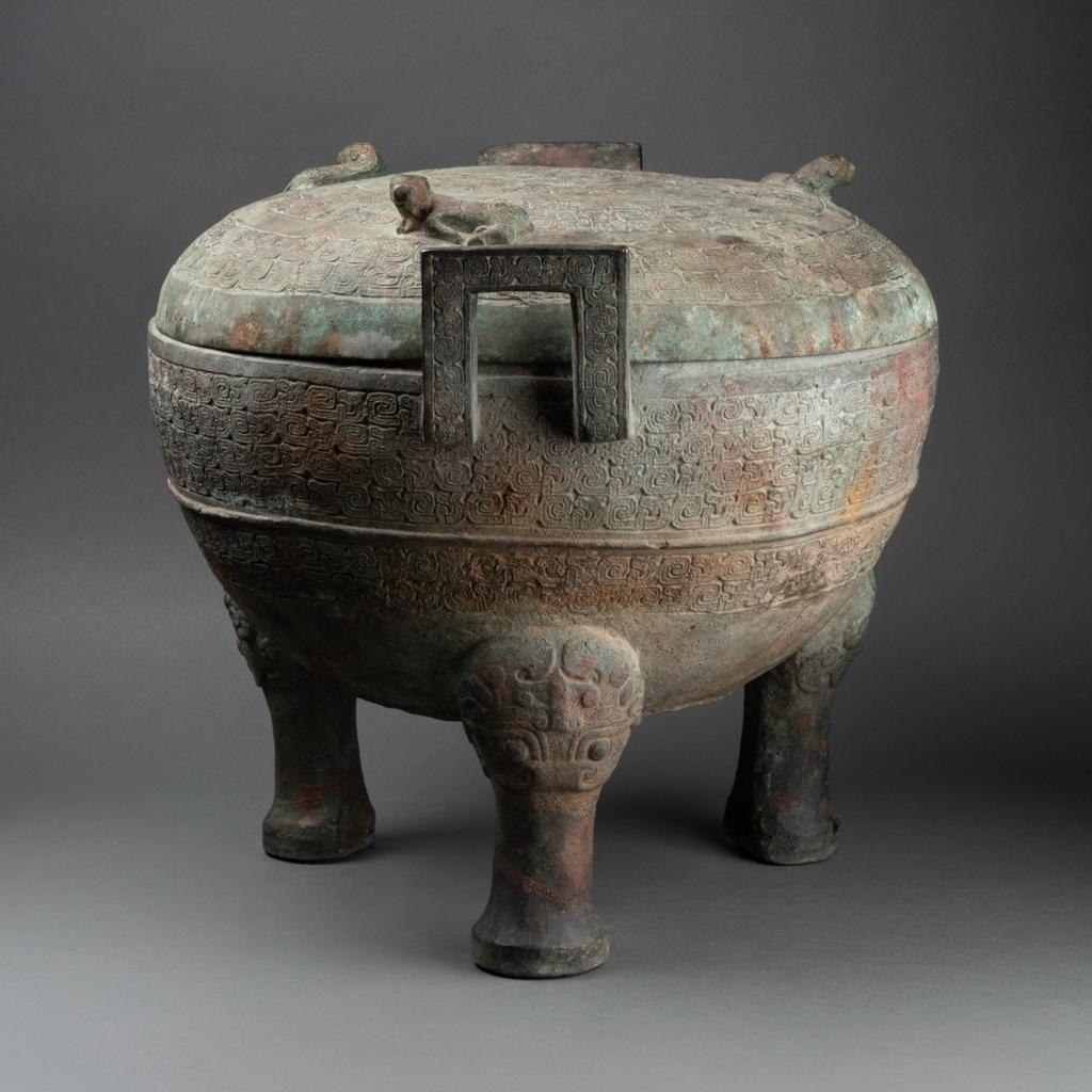 Patinated Chinese large incense bowl For Sale