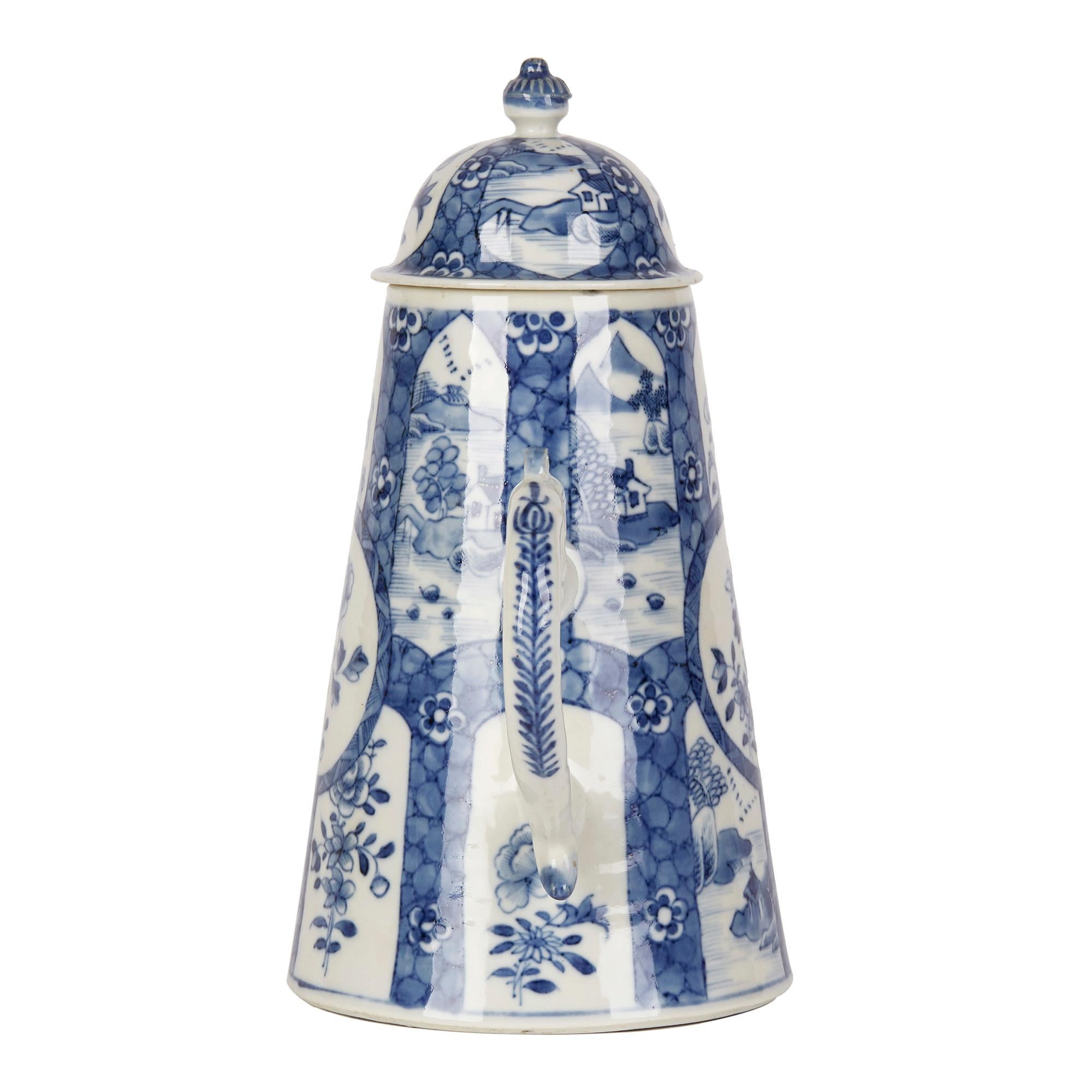 Chinesischer großer Qianlong-Porzellan-Schokoladentopf in Blau und Weiß:: 18 (18. Jahrhundert) im Angebot