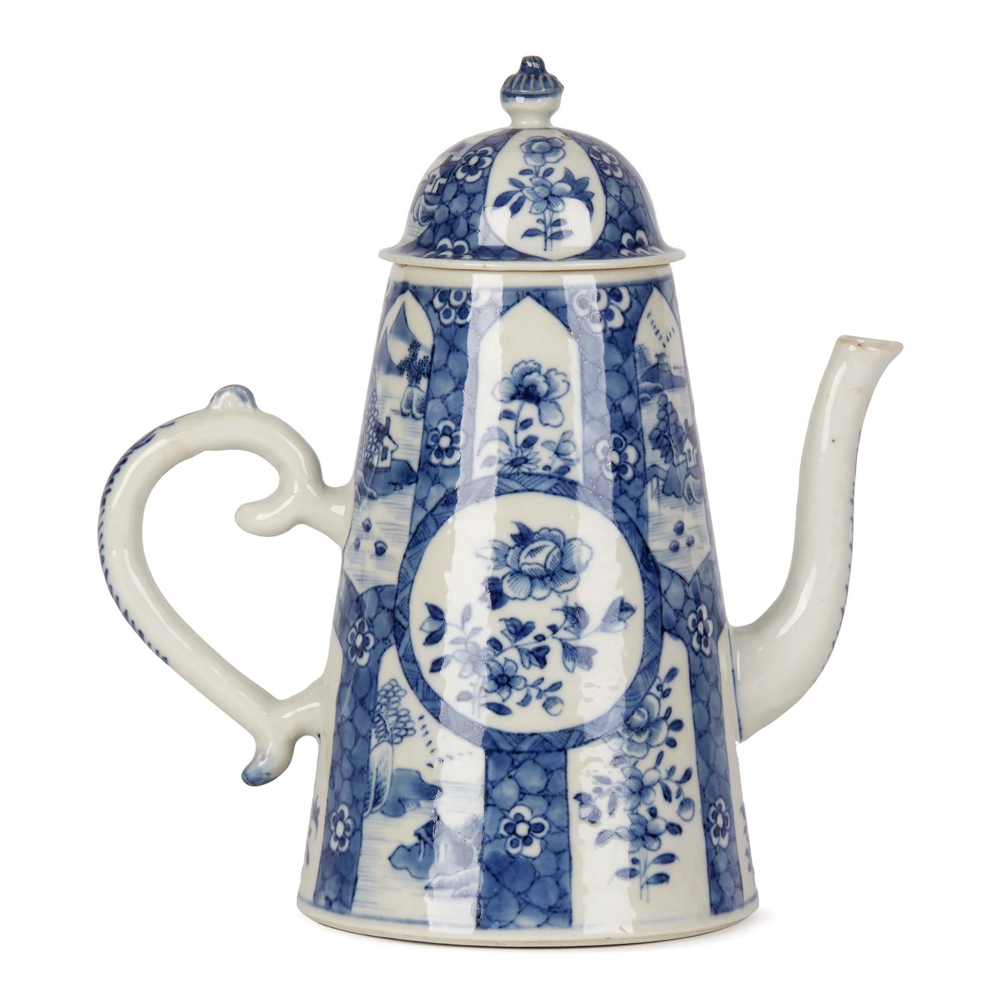 Chinese Large Qianlong Blue and White Porcelain Chocolate Pot, 18th Century For Sale 2