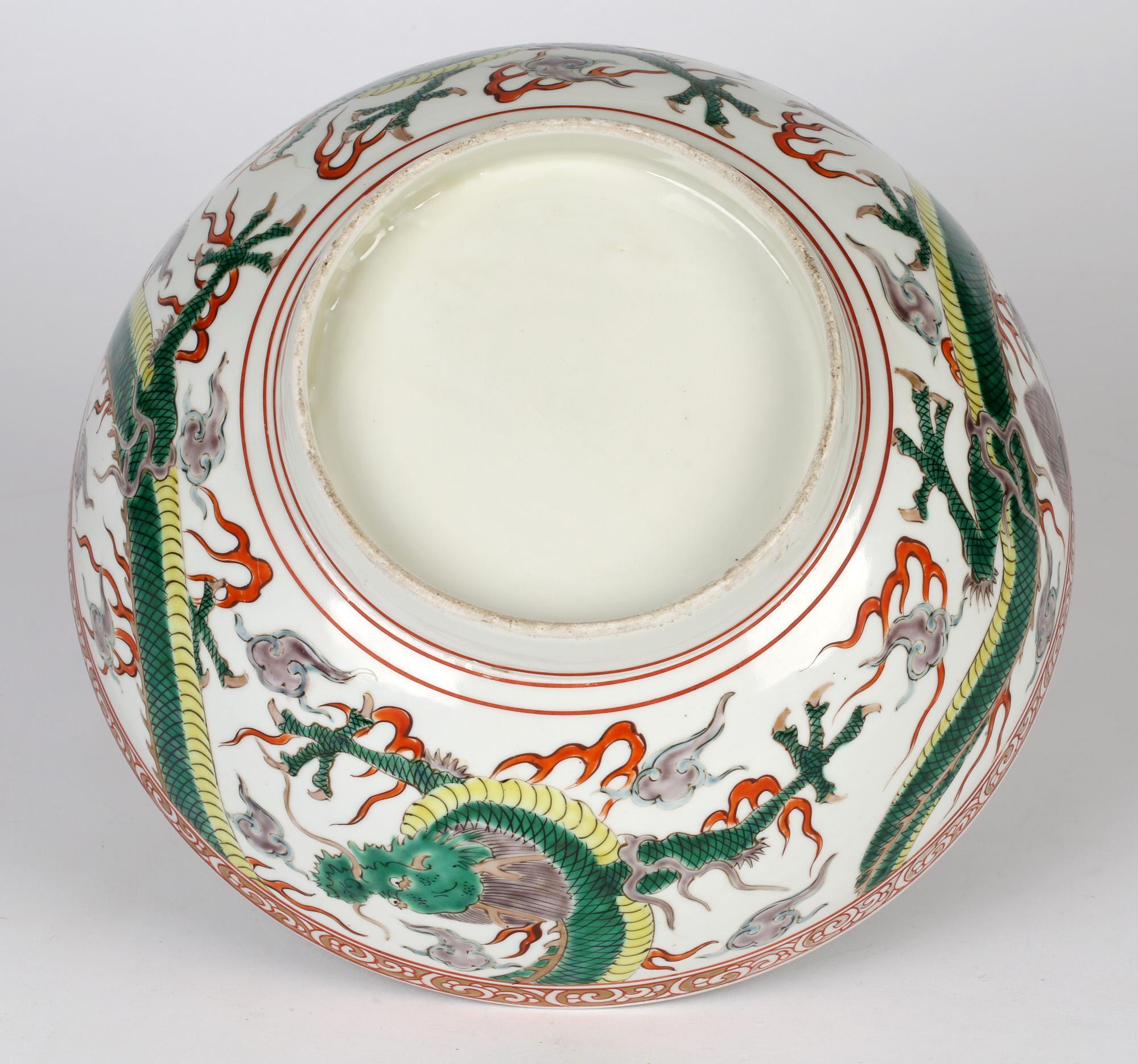 Chinese Large Qing Porcelain Famille Verte Palette Dueling Dragons Punch Bowl In Good Condition In Bishop's Stortford, Hertfordshire